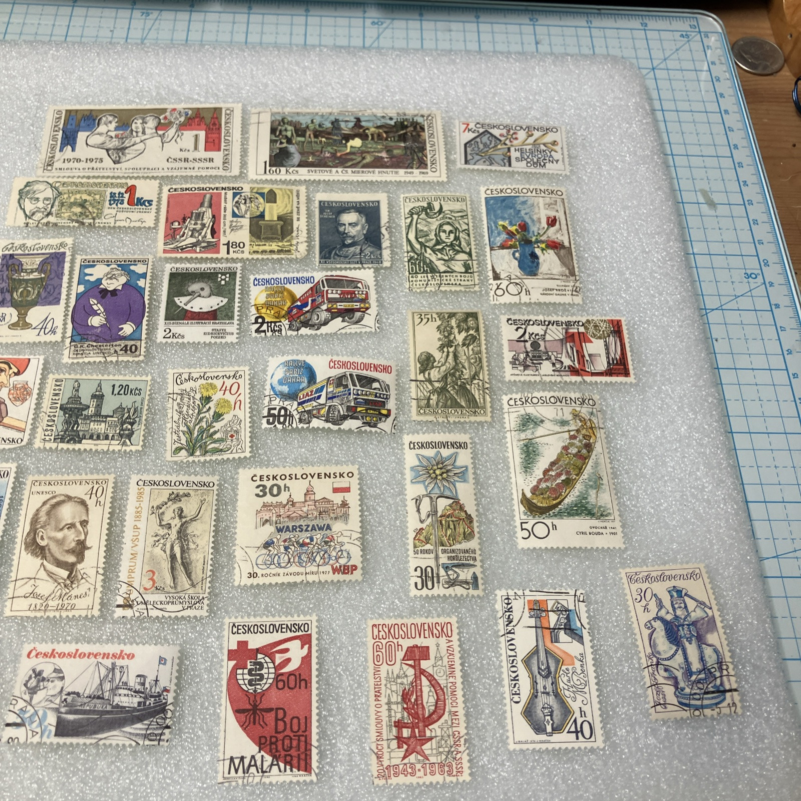 30 Vtg USED Czechoslovakia 1950-1990 Colorful Stamps, Nice Mixed Lot, $1 Ships.