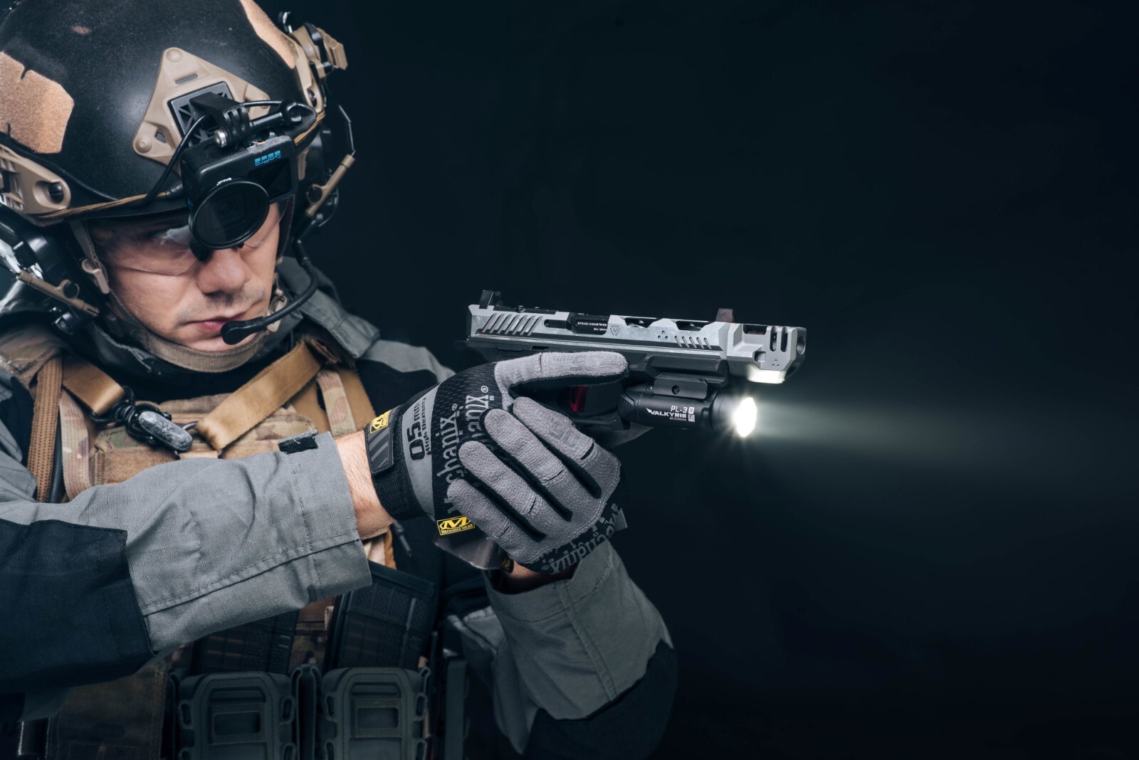 Olight PL-3R Valkyrie Rechargeable Rail Mounted Tactical Light, Black, 1500 Lume