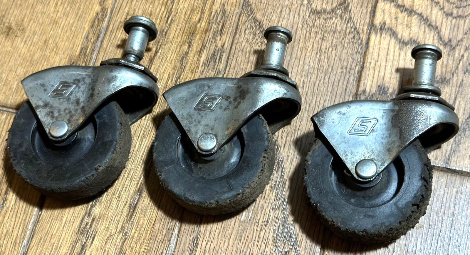 🇺🇸 Snap On Tools OEM Replacement Creeper Caster Wheel Set Lot 2-1/2" Black