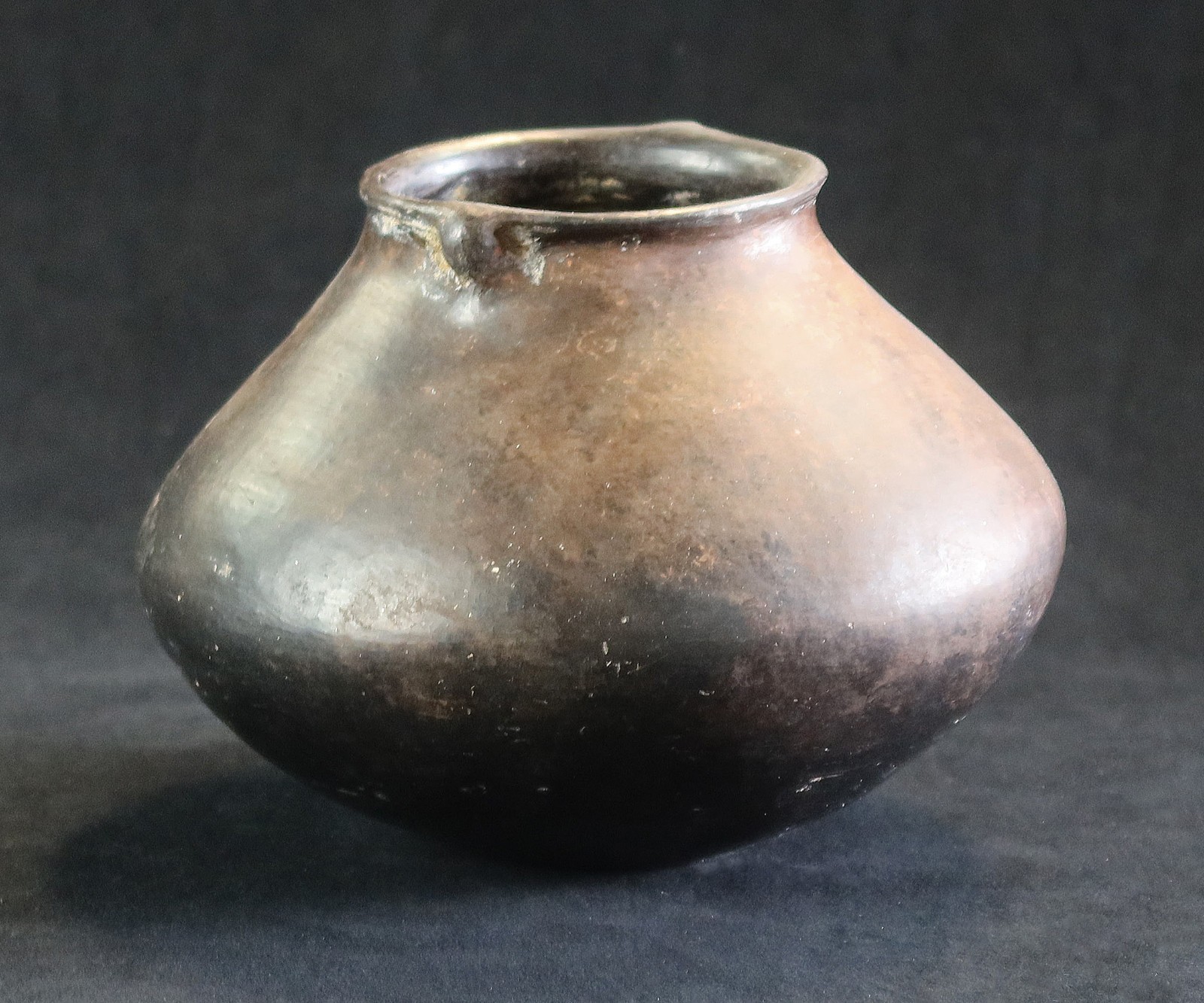 prehistoric Anasazi Casas Grandes Ramos jar with lugs no restoration 600-1450 AD