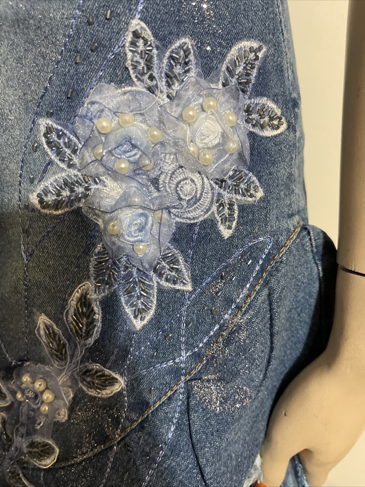 Blue Denim Casual Hippie Boho Beaded Lace Embroidery Ruffle Zip Size M Skirt 901