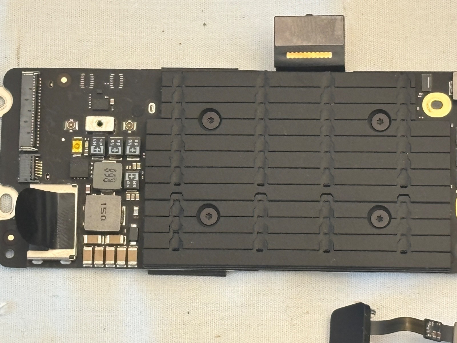 Apple MacBook Air 13 A2179 2020 Logic Board i3 1.1GHz 8GB 256GB + Touch ID