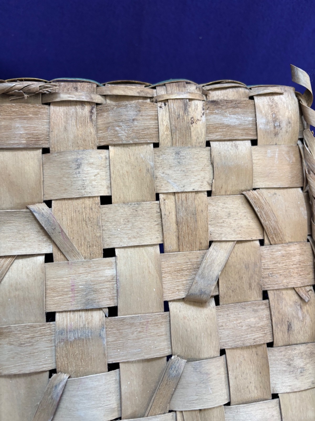 ANTIQUE NATIVE AMERICAN INDIAN WOODLANDS PAINTED SPLINT WOVEN BASKET VERY OLD