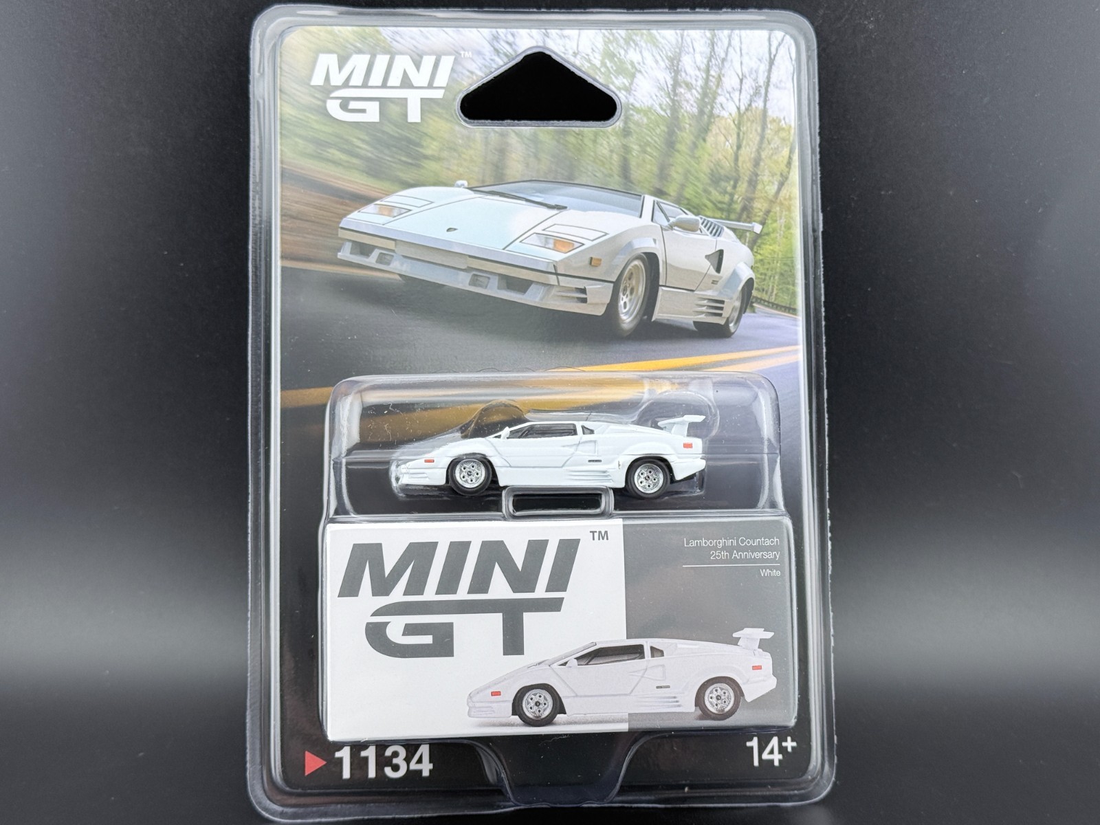 Mini GT Lamborghini Countach 25th Anniversary White #1134 1/64