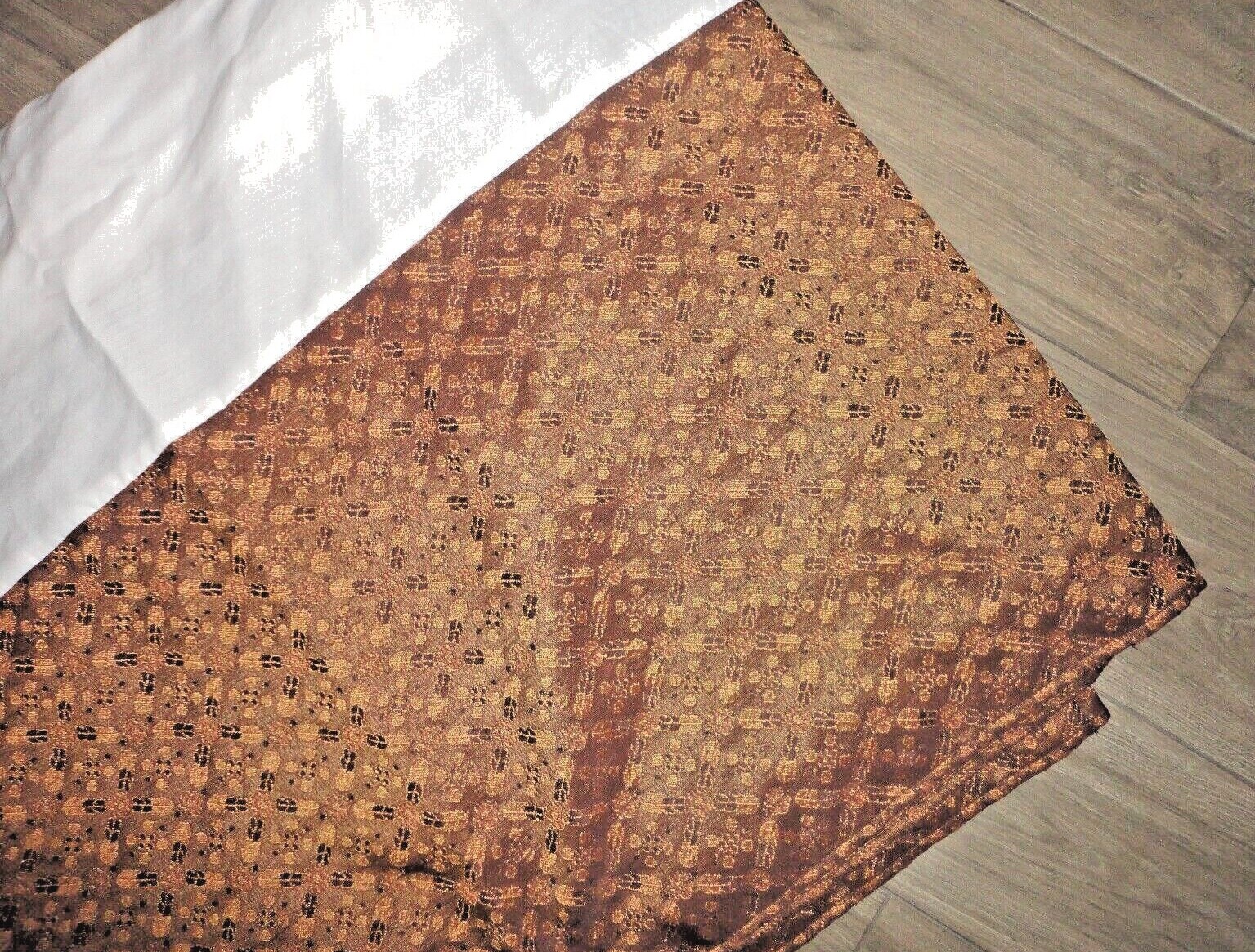 CROSCILL GALLERIA RED BROWN GOLD (1) QUEEN BEDSKIRT 15" SPLIT TUSCAN