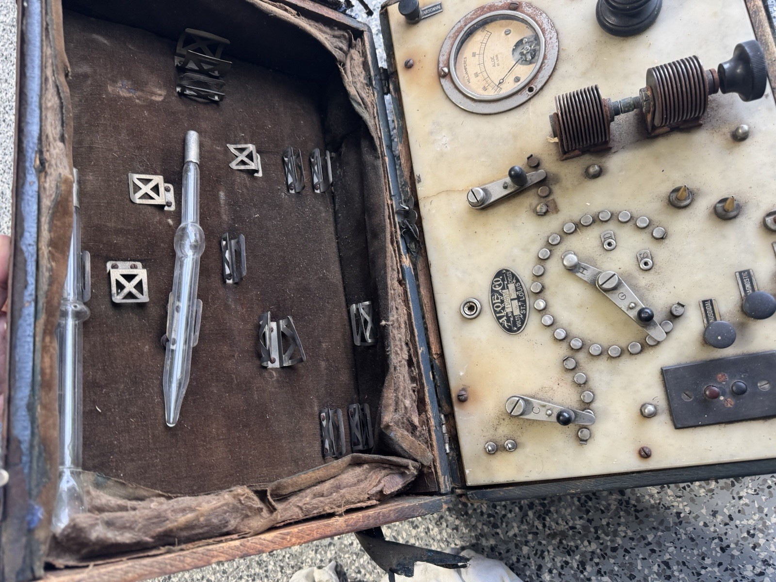 1910 ELECTRO SHOCK THEROPY MACHINE Aloe Co Antique Rare W/ Extra