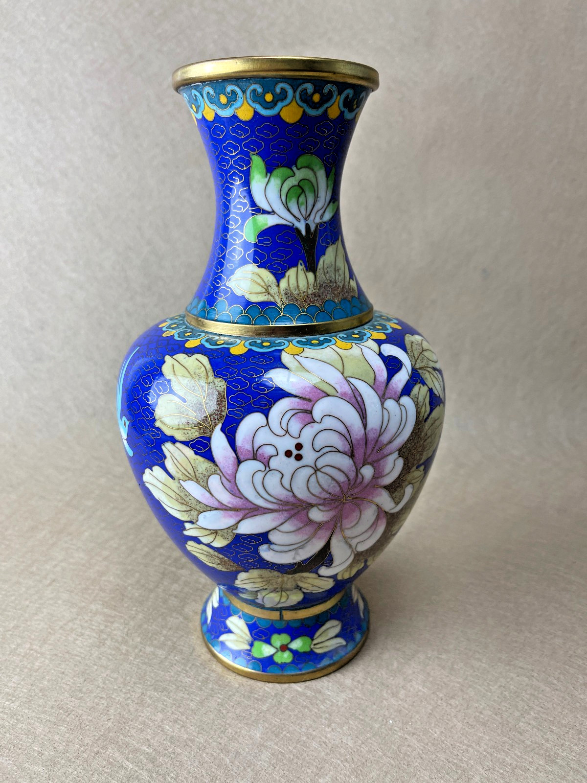 Vintage Chinese Cloisonne Enamel Vase Blue Chrysanthemum Floral Brass 10”