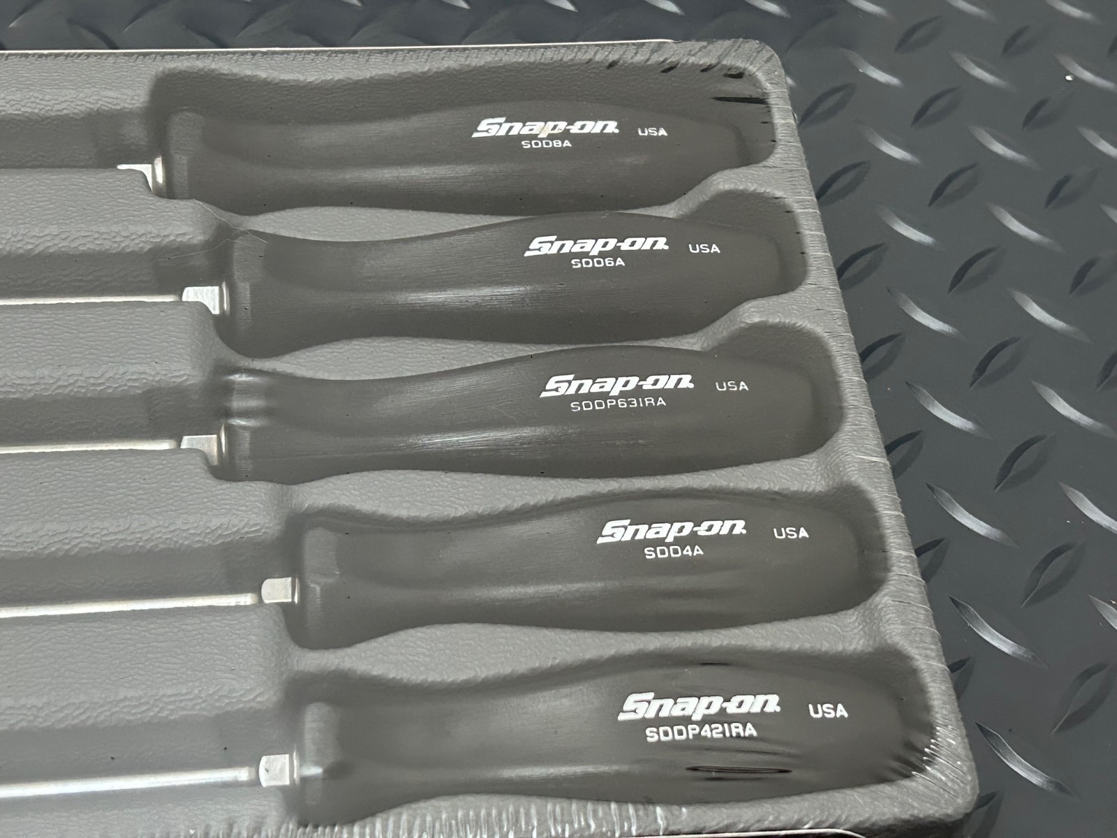 Snap On 10pc Black Hard Handle Combination Screwdriver Prybar Set SDDDPBX100 New
