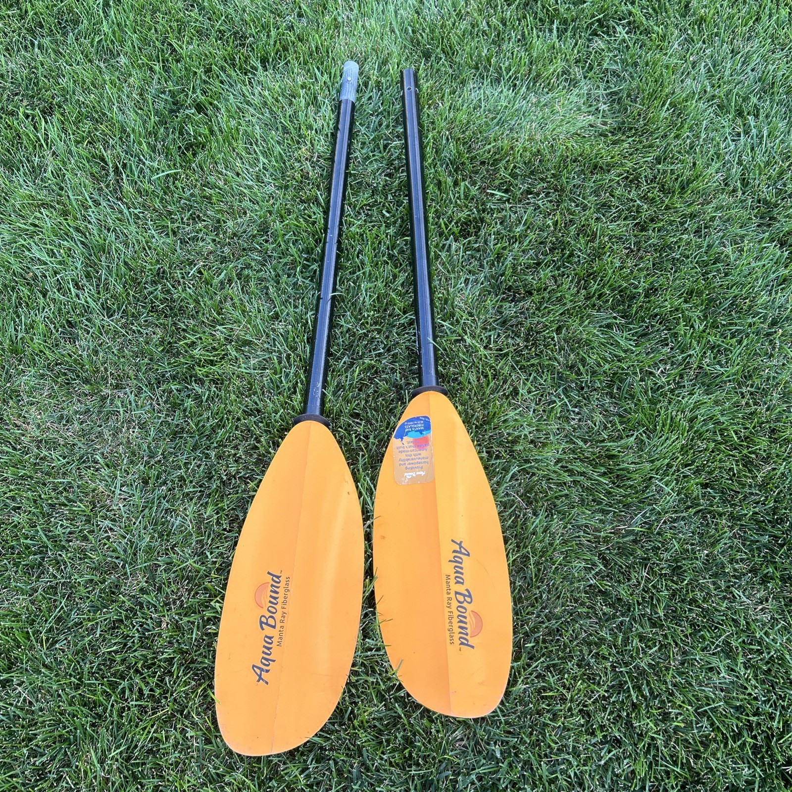 Aqua Bound P22 Manta Ray Fiberglass Kayak Paddles 2 pcs Snap Button 35.25 oz.