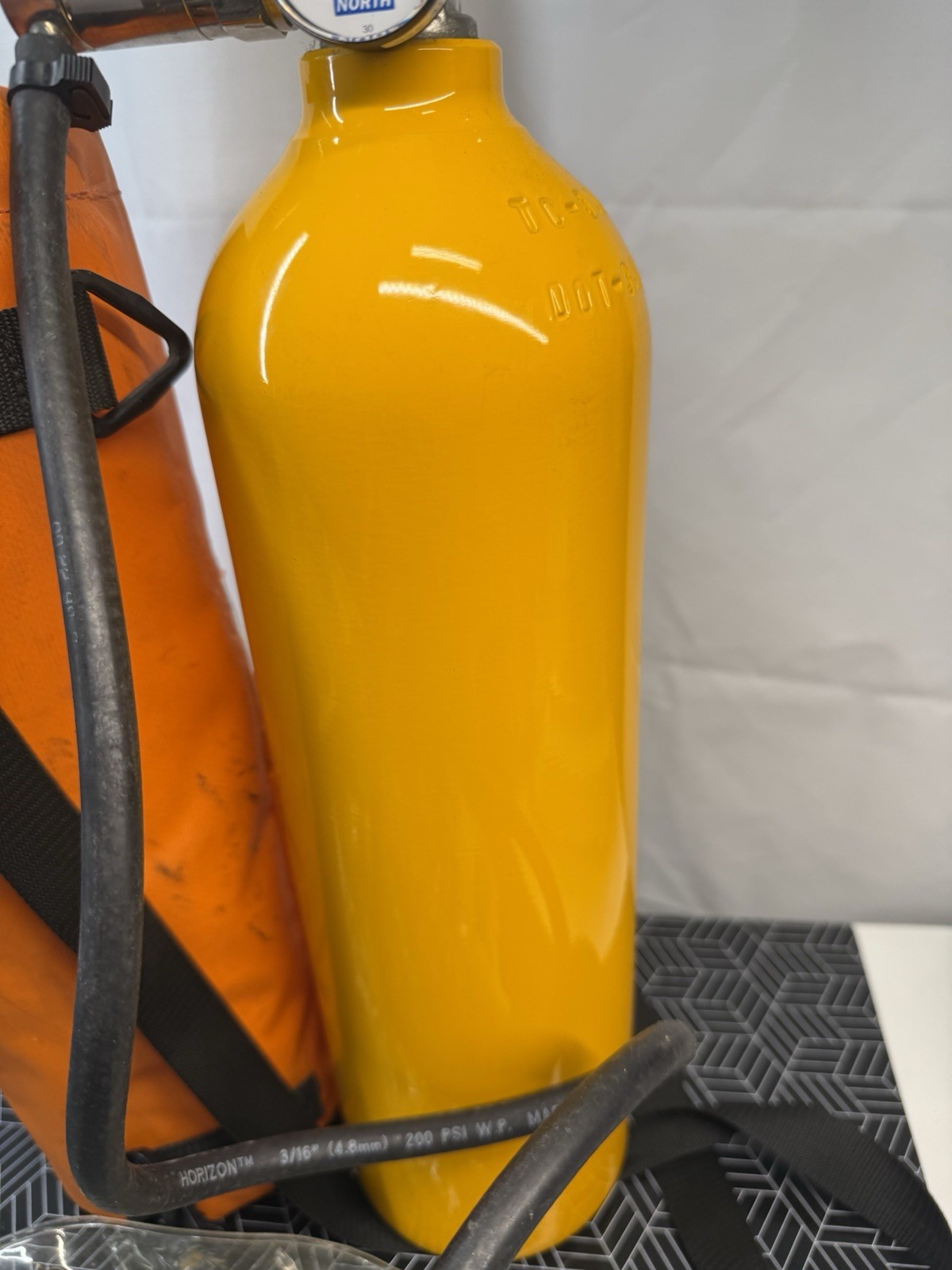 North Model 850 Respirator Emergency Escape Breathing Apparatus