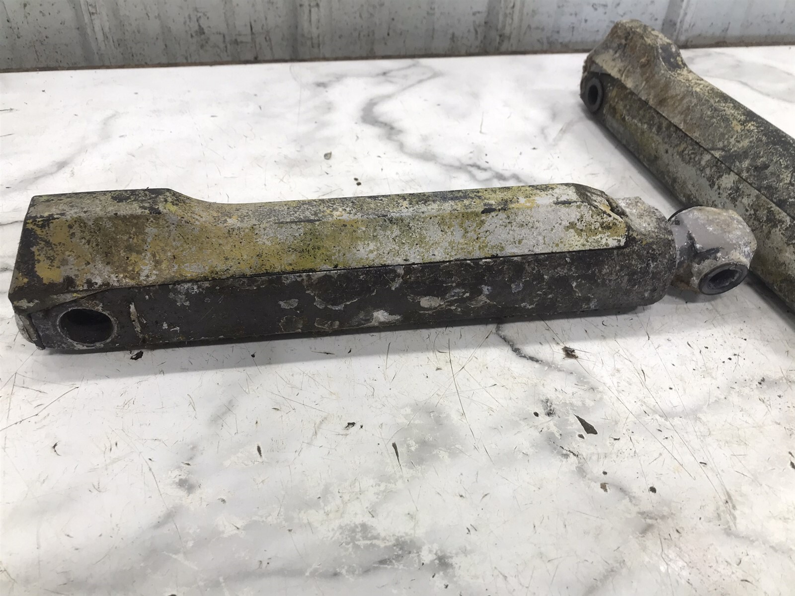 Volvo Penta out drive outdrive trim tilt lift hydraulic cylinders