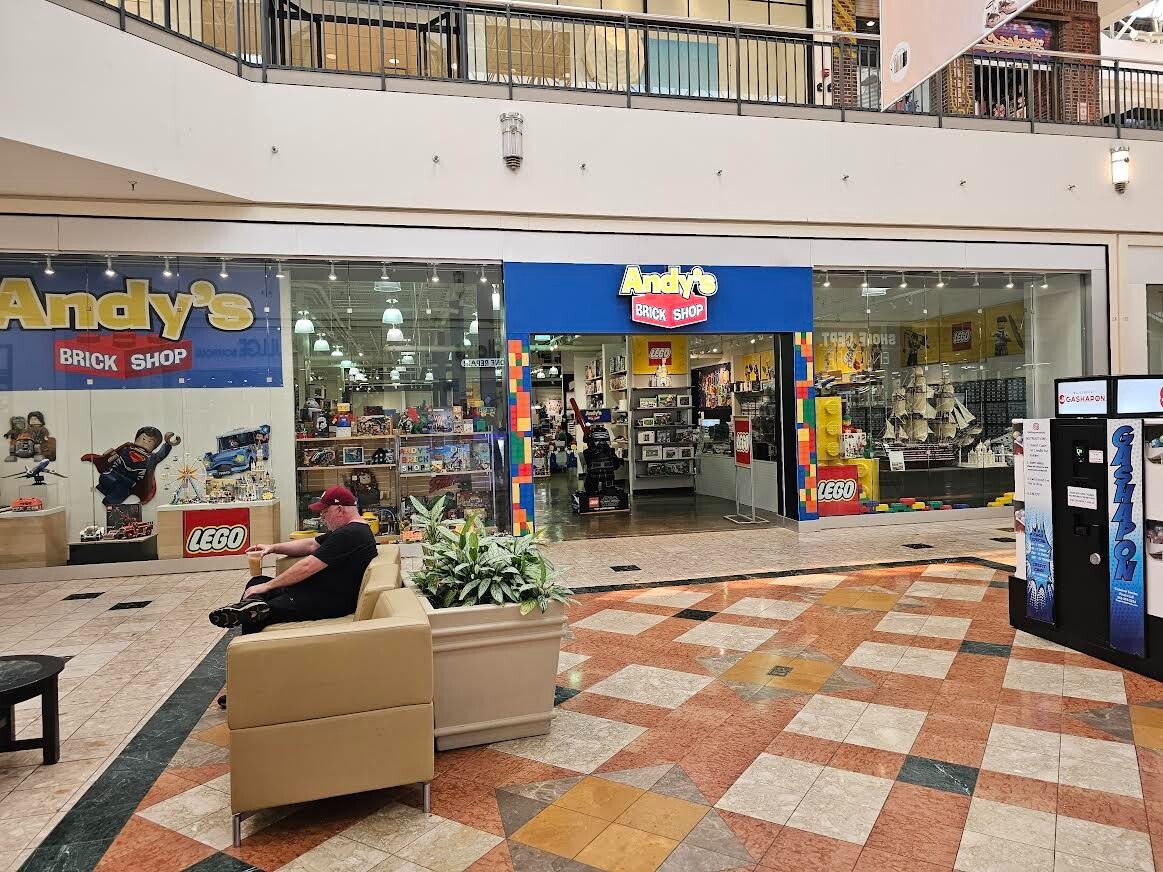 1 Lb LEGO parts Thousands of pounds available. Famous Retail Store. Brand