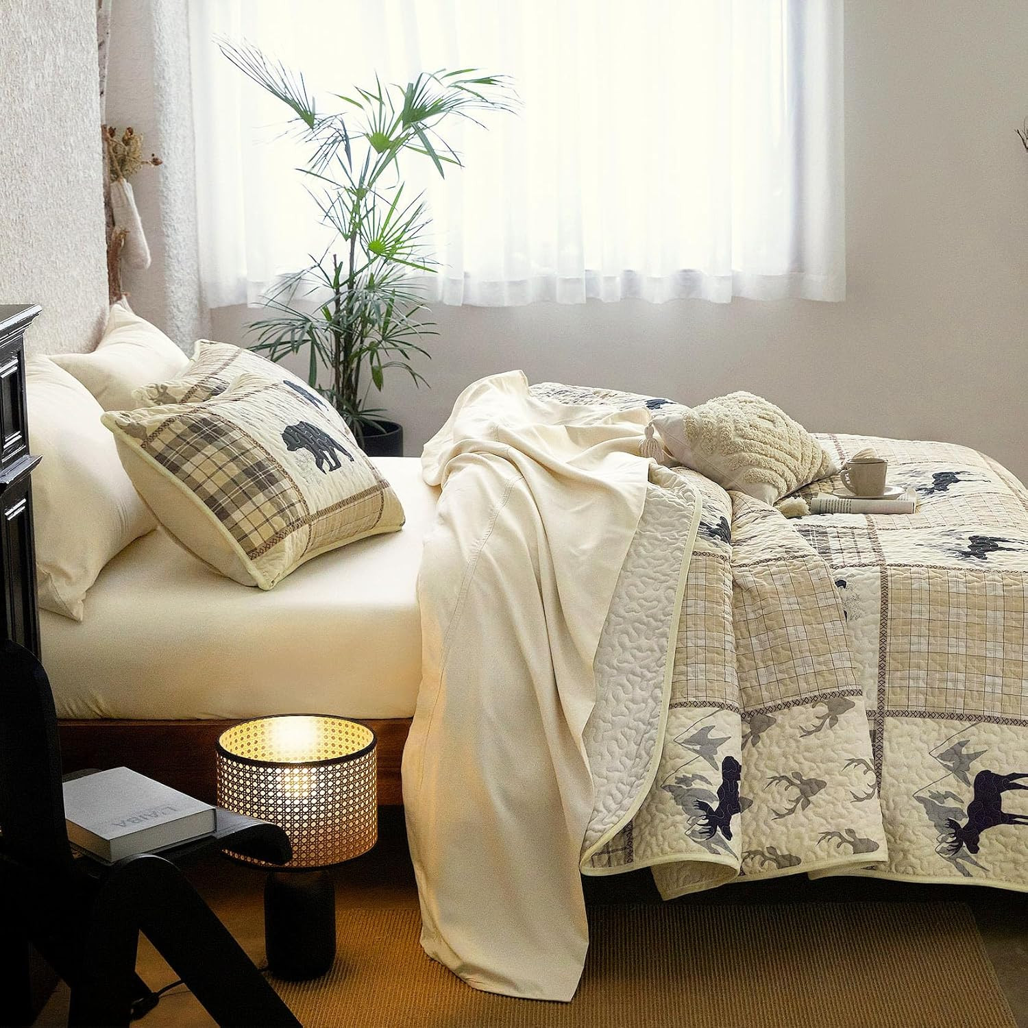 - Rustic Quilt Set, Cabin Lodge Christmas Bear Moose Queen / Full Tan Cream