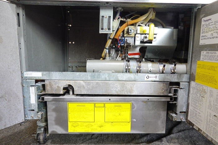 2015 FRYMASTER TWO BAY GAS (50 LBS CAPACITY PER BAY) FRYER WITH FILRATION SYSTEM