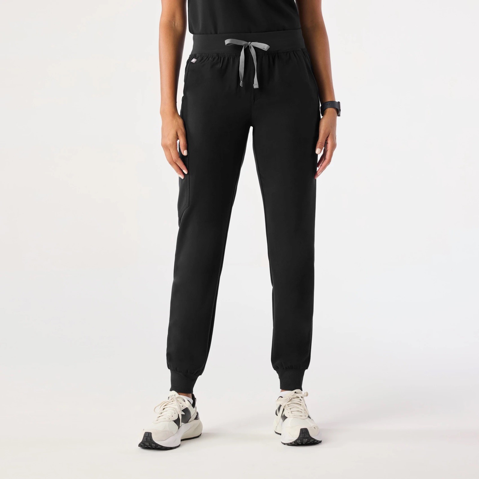 FIGS Catarina One-Pocket Scrub Top & Zamora Joggers Black Size M. $86 MSRP