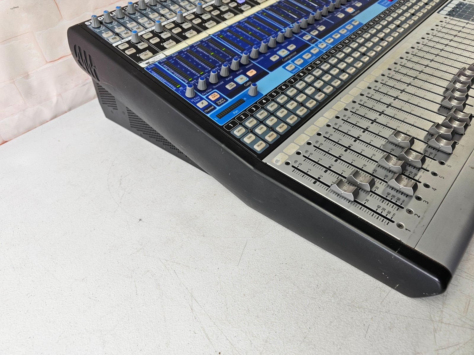 PreSonus StudioLive 24.4.2 24-Channel Digital Audio Mixer