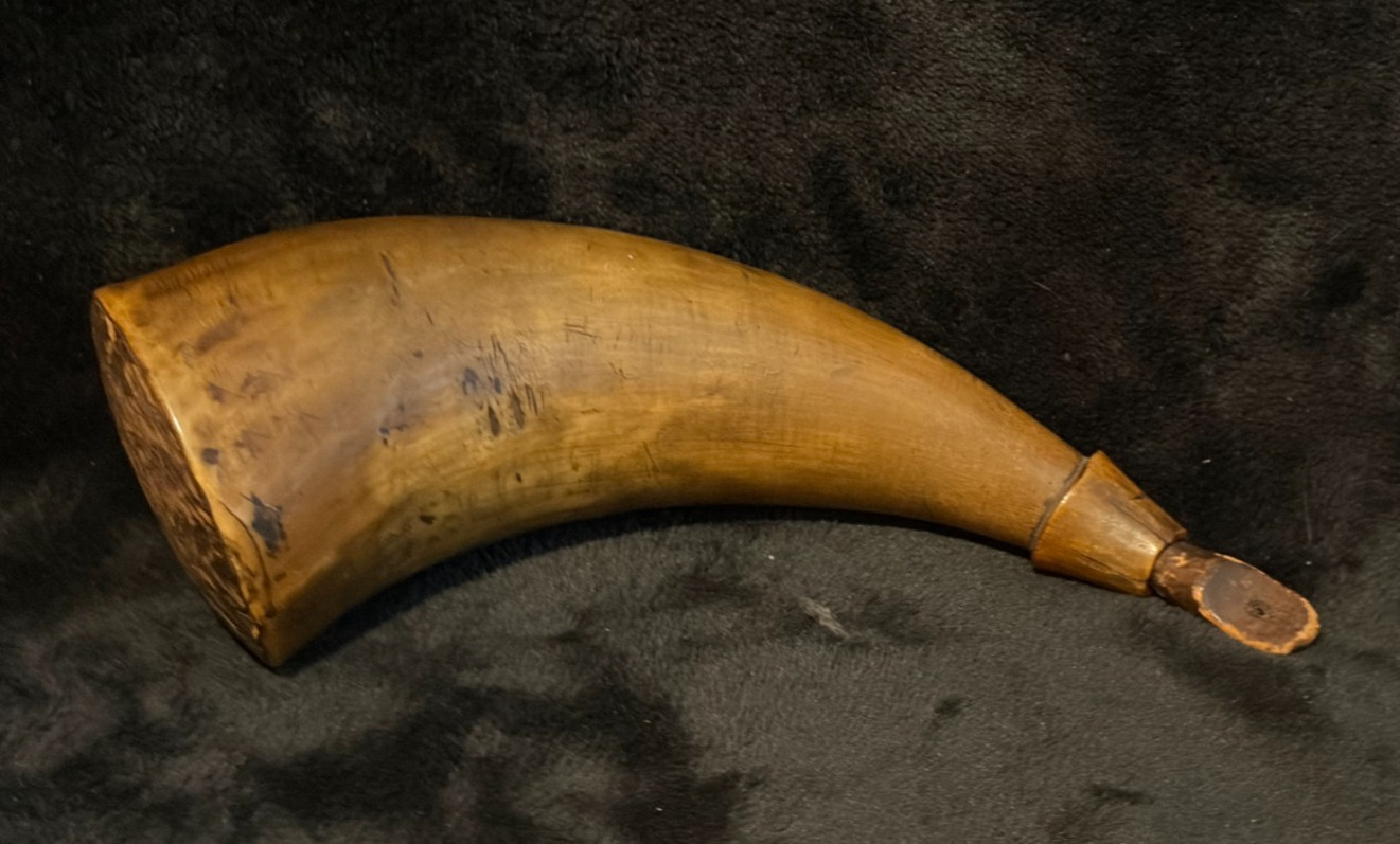 Amazing Carved Powder Horn..French & Indian/Revolutionary War Era..PLEASE LOOK!