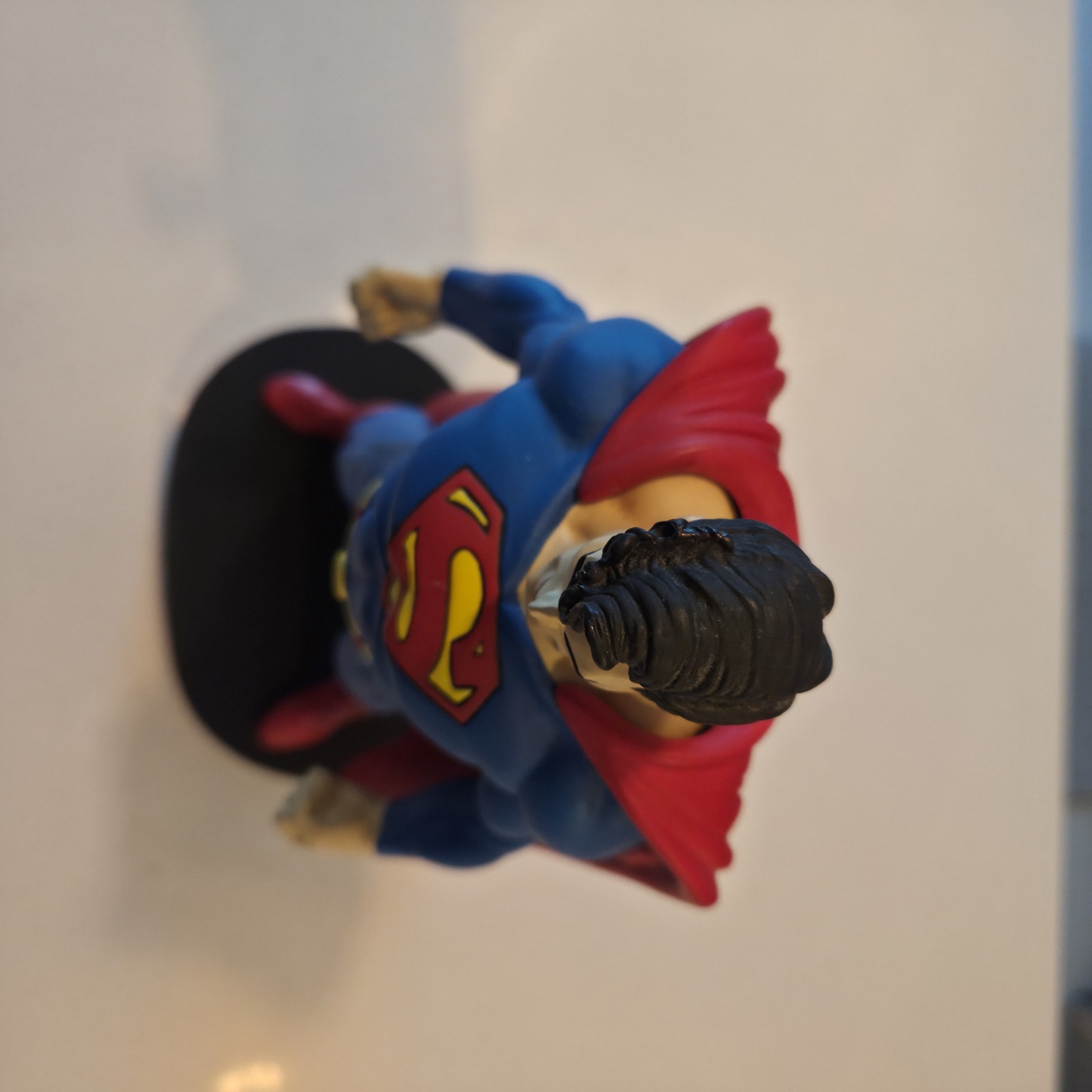 SUPERMAN WARNER BROS STUDIO STORE FULL-SIZE STATUE .. 13" TALL