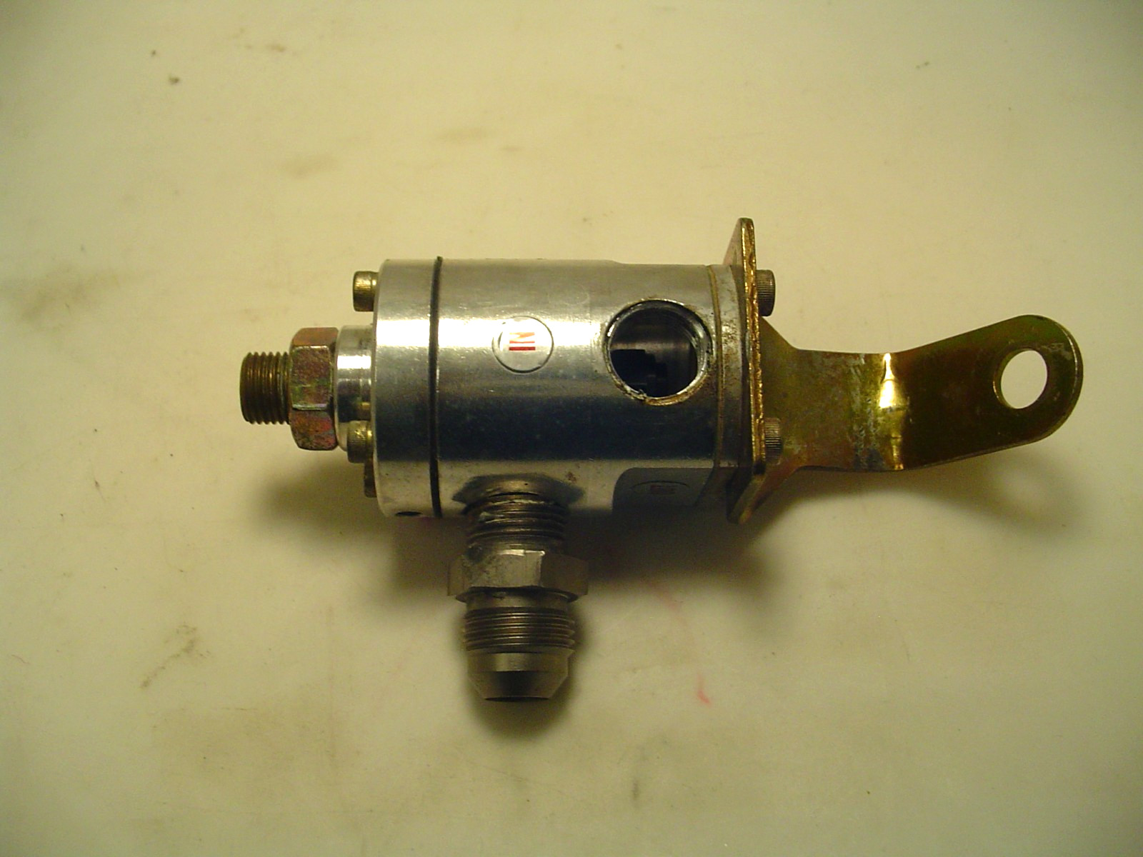 Mallory 4207 Adjustable Fuel Pressure Regulator 3/8" NPT Threads w/ Bracket USED