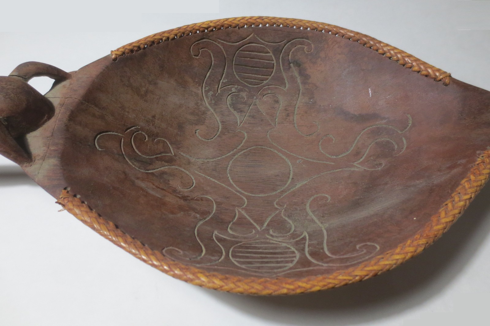 RARE! ANTIQUE! c1900 BORNEO "ASO DRAGON" CARVED WOOD BOWL w WEAVED RATTAN RIM