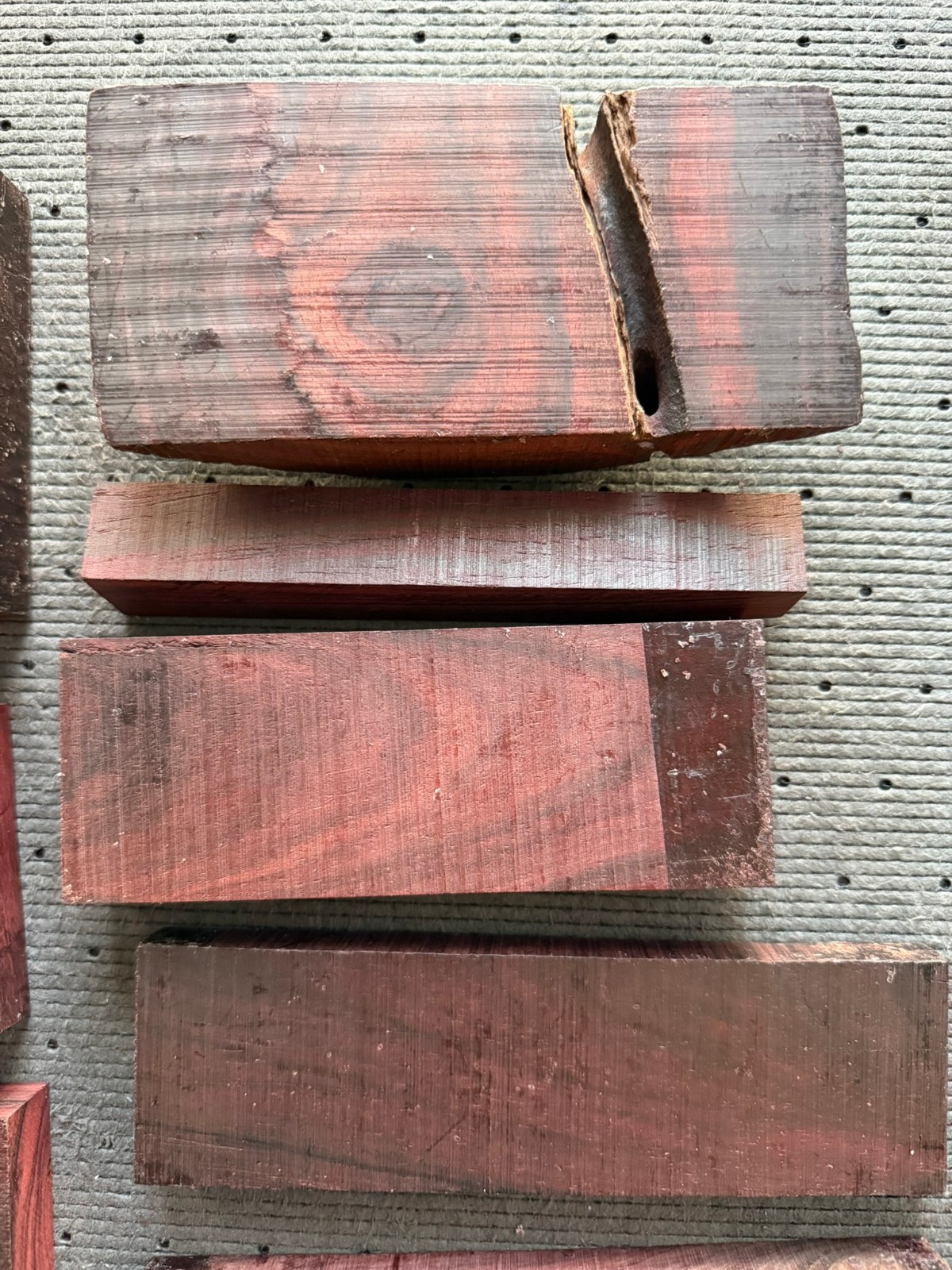 Bois de Rose 7 pounds box #19