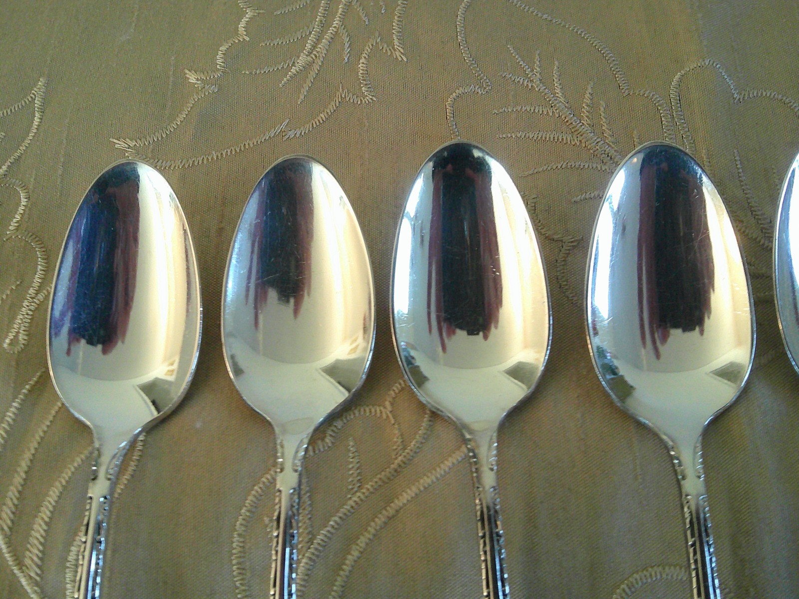 Exquisite Wm Rogers & Son Eight Five O'Clock Spoons IS Silverplate 1940