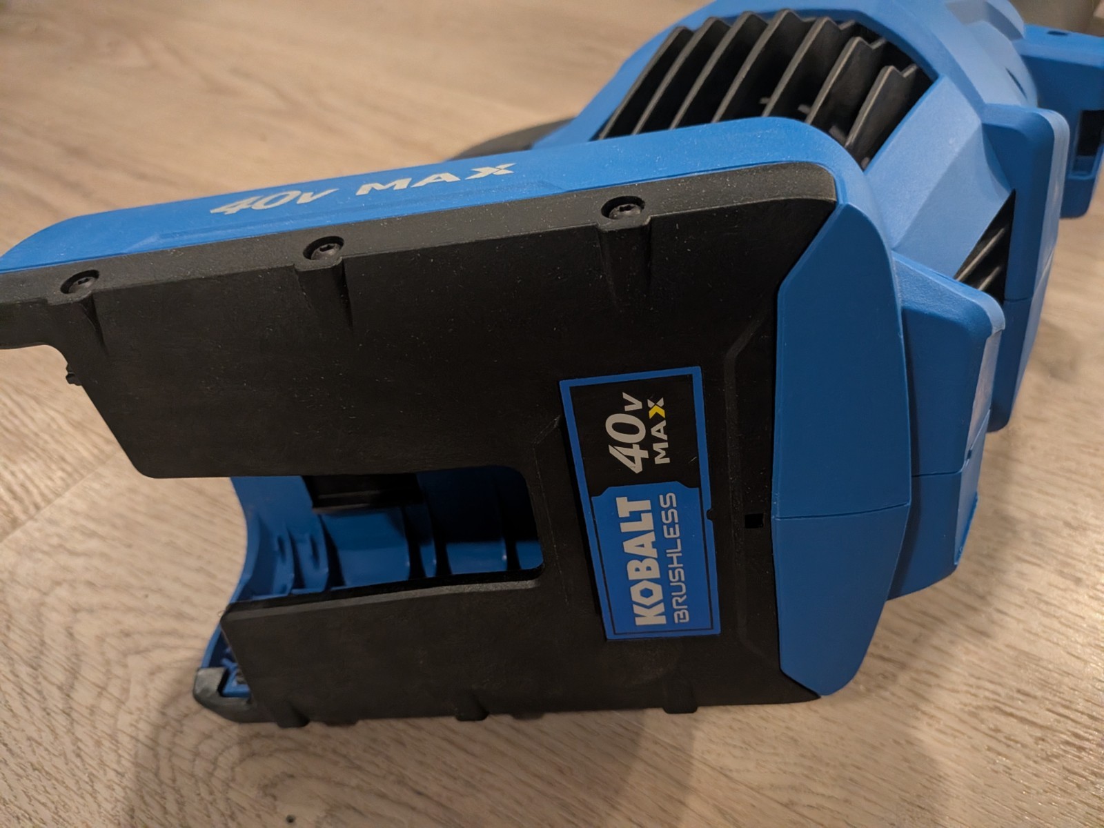 Kobalt 40-Volt KLB 1040B-03 Leaf Blower Blue Brushless 120MPH 520-CFM TOOL ONLY