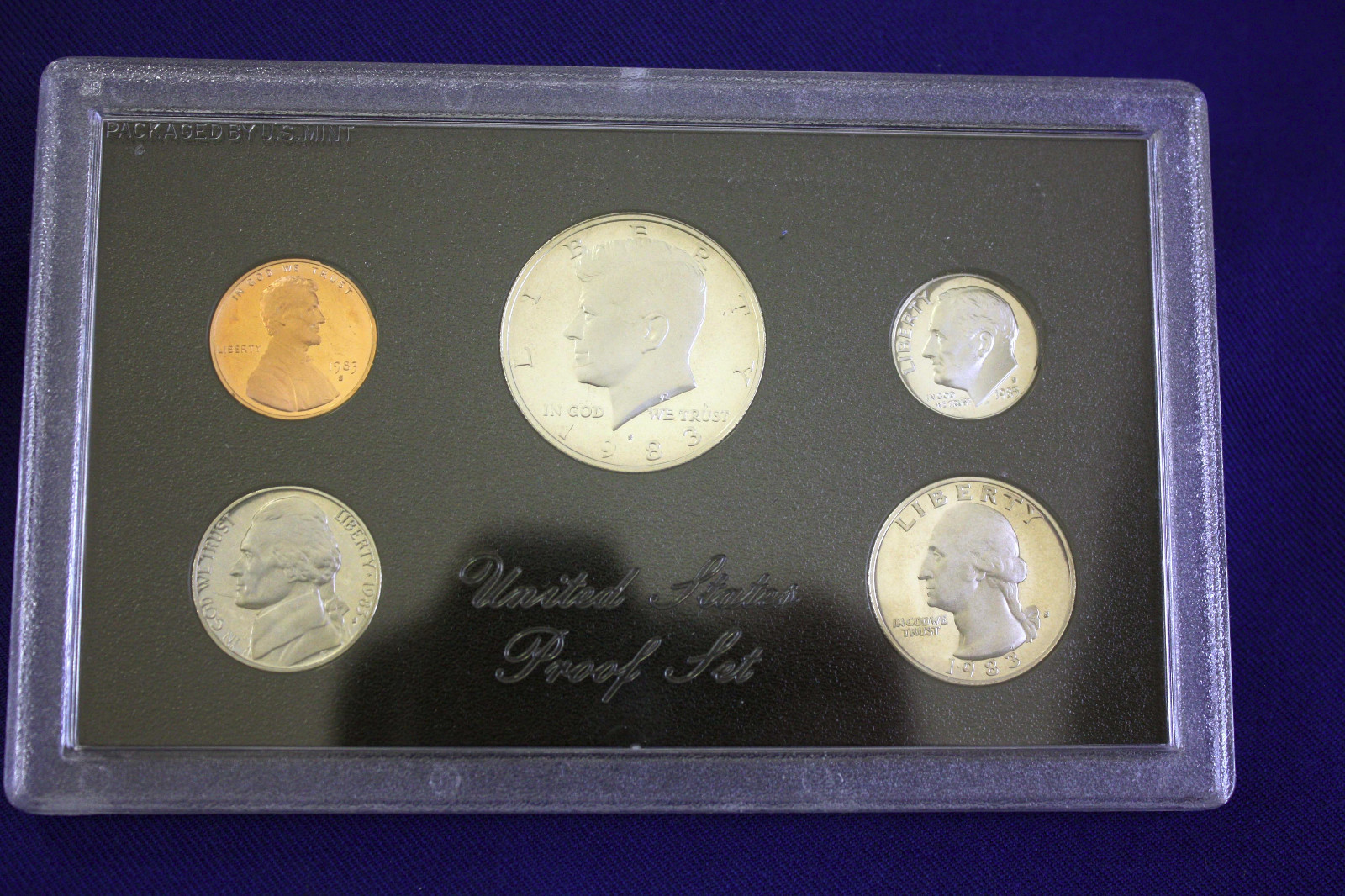 1983-s U.S.Proof set. Genuine. complete and original as issued by US Mint.