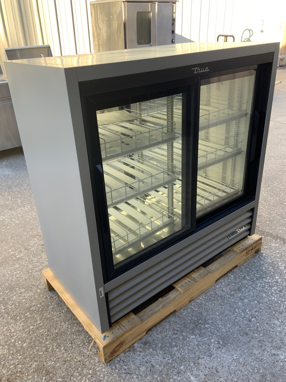 NIC True GDM-41CPT-48 sliding glass door drink refrigerator cooler GDM-41