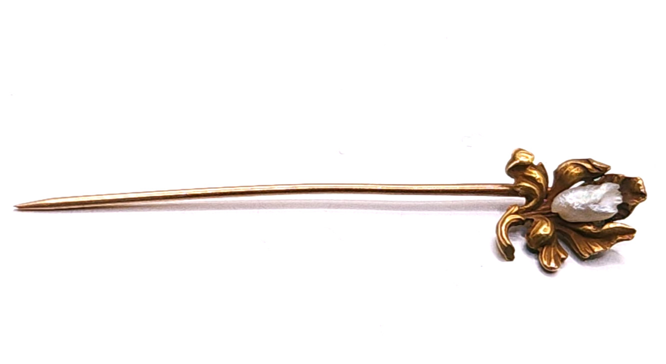 Vintage Victorian Baroque White Pearl 14K Yellow Gold Flower Pin