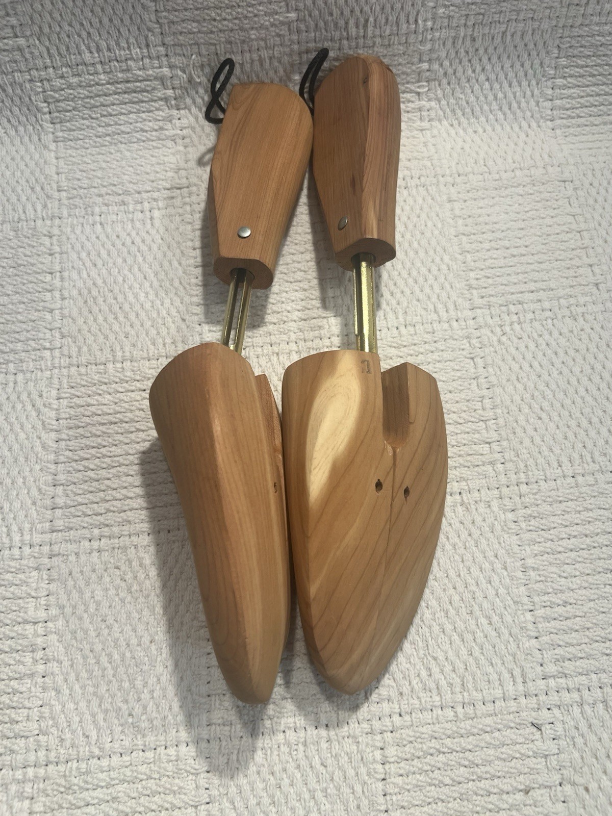 Adjustable Cedar Wood Shoe Stretchers - 12.5" Length x 3" Wide - Fits Men's 9-11