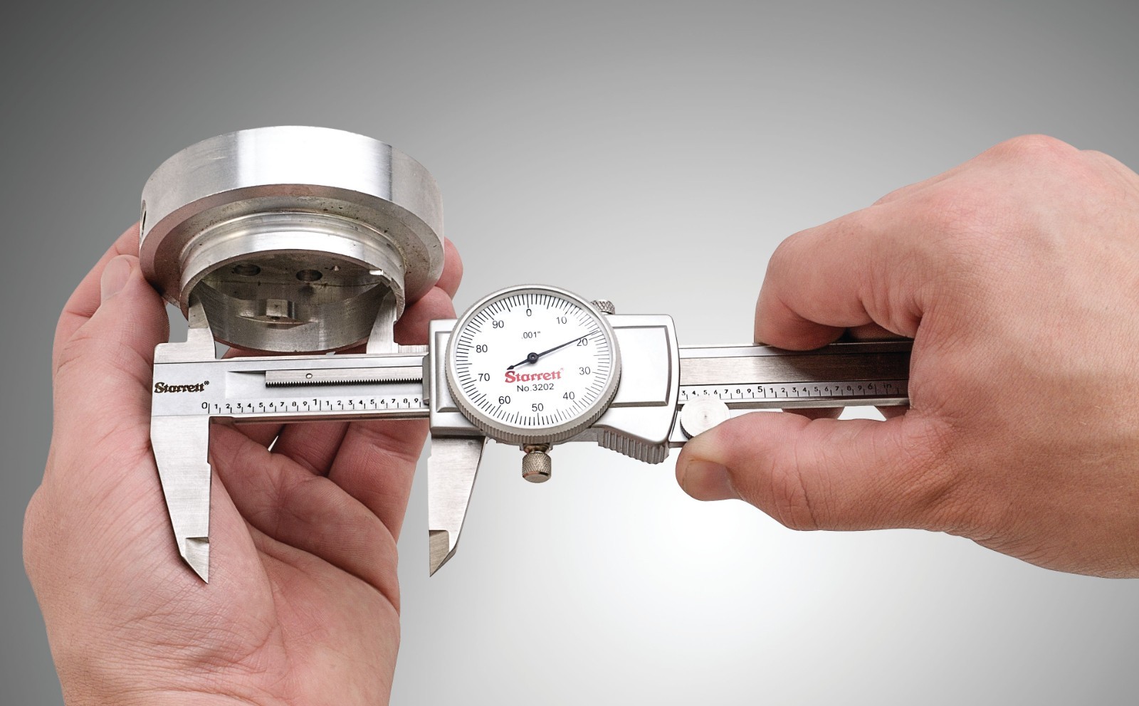 Starrett 3202-6 Dial Caliper; 0-6" Range with Case