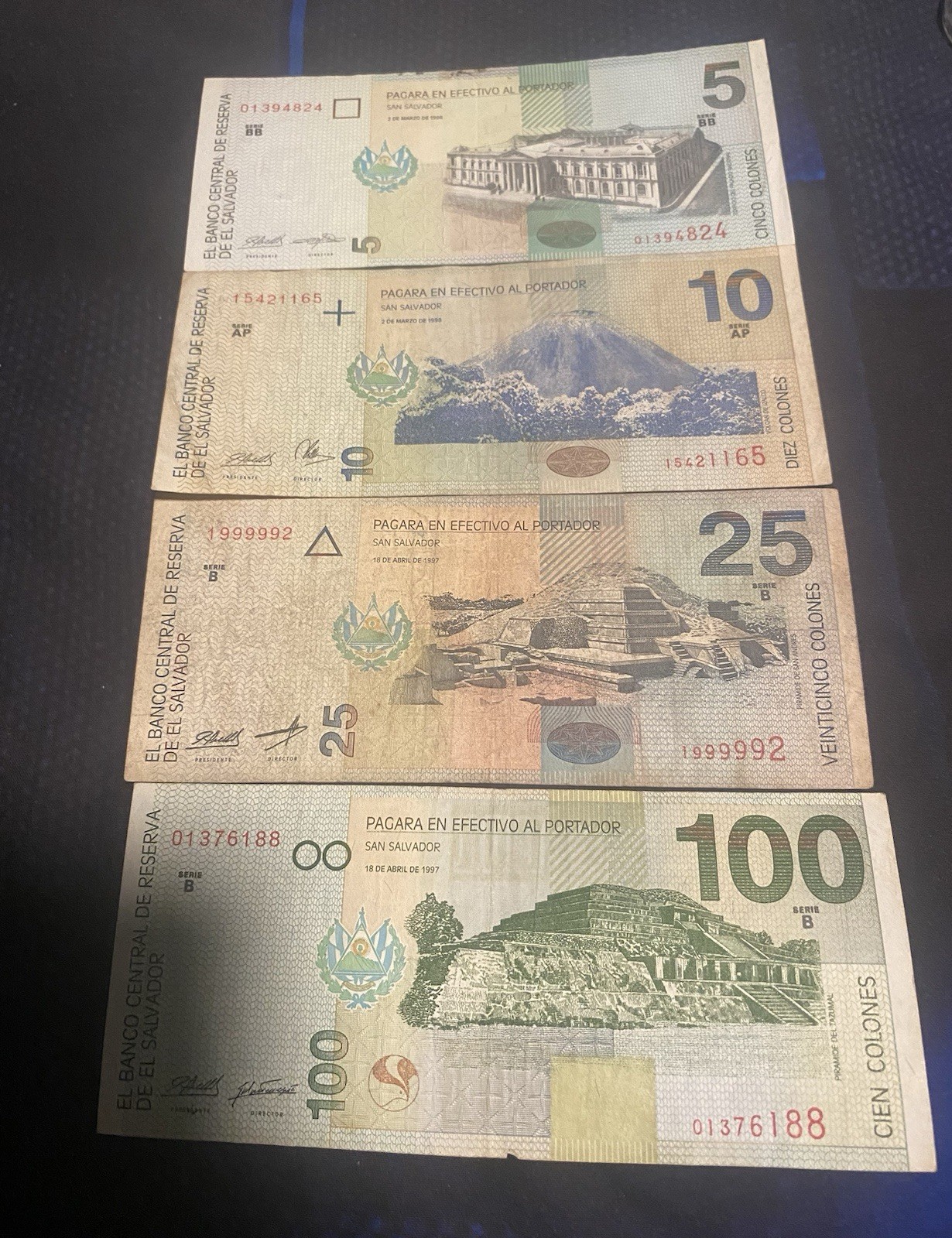 Lot of 4 banknotes from El Salvador