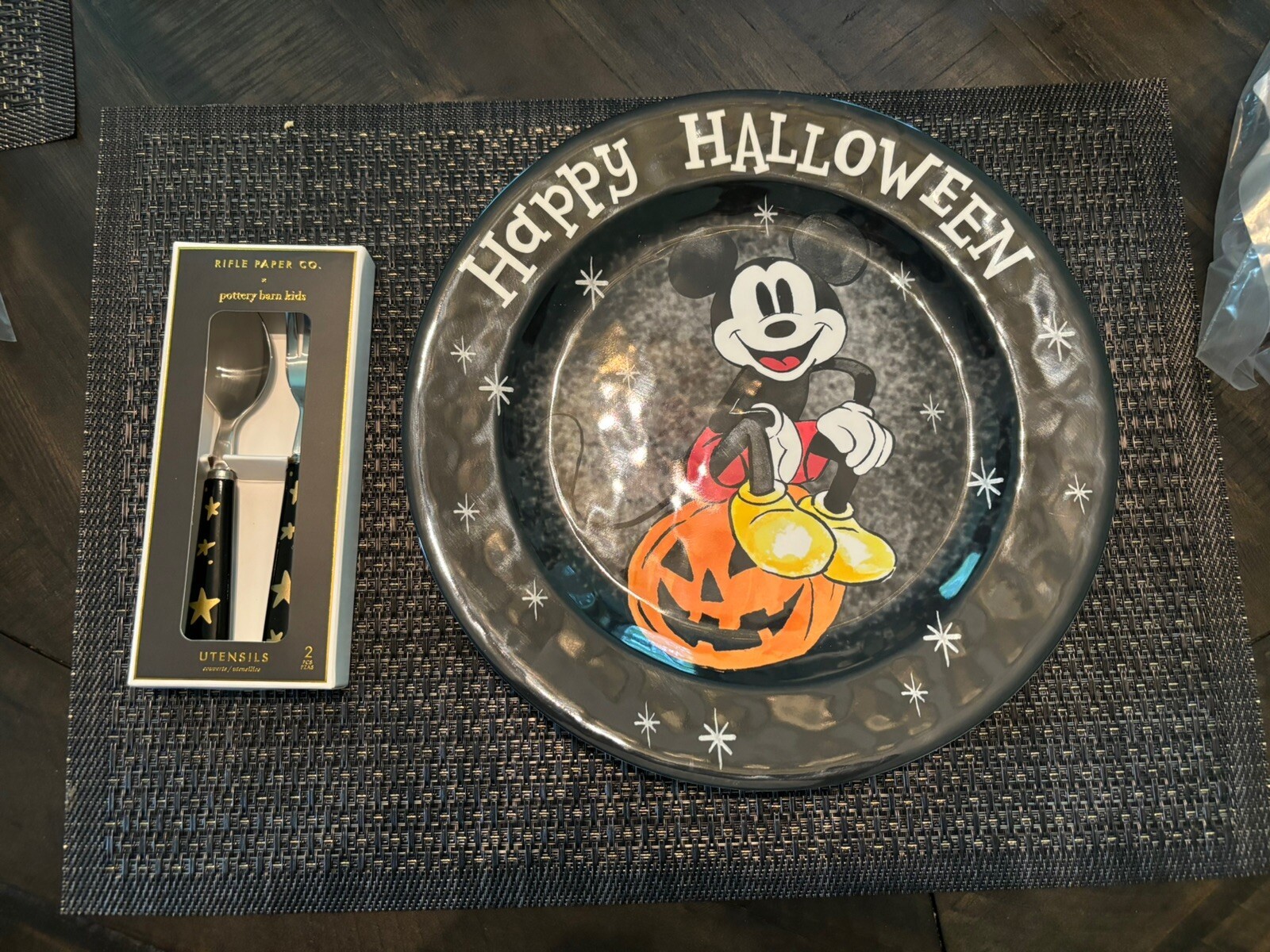 Disney Pottery Barn holiday Mickey Halloween Peanuts Dinner Party Plate SET 8 !