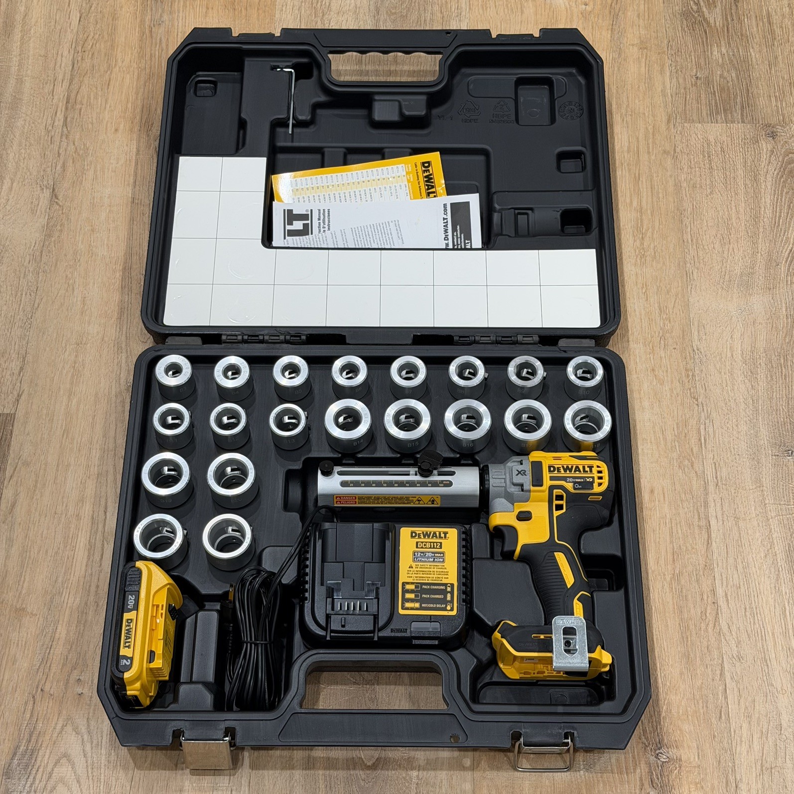 DeWALT DCE151TD1 20V MAX Cordless Cable Stripper Kit (New Open Box) size B3-B22