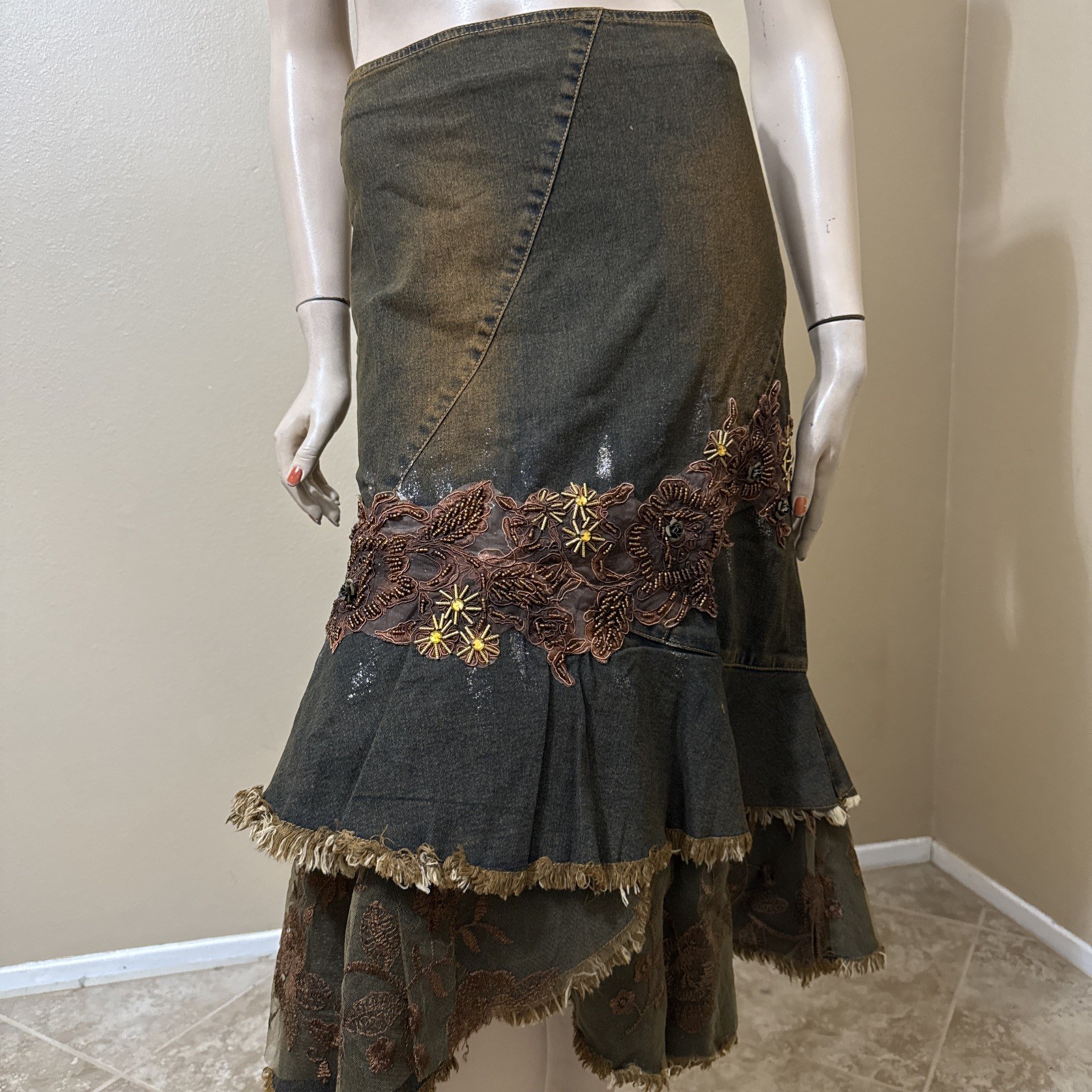Women’s Brown Denim Cotton Stretch Boho Beaded Lace Zip Size M(6-8) Skirt 3716