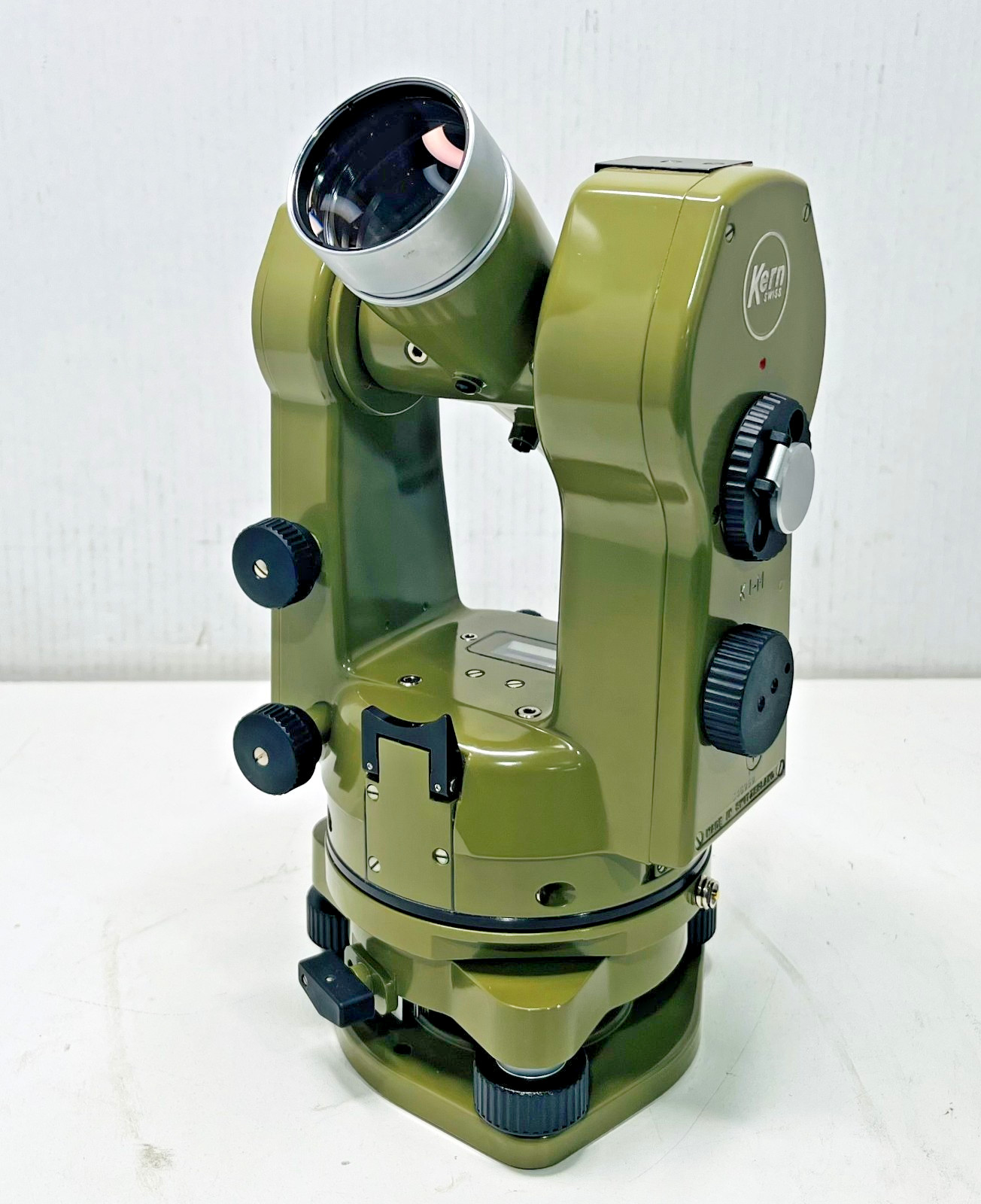 Kern Swiss K1-M Theodolite Surveying Level with Case and Metal Cover Tested
