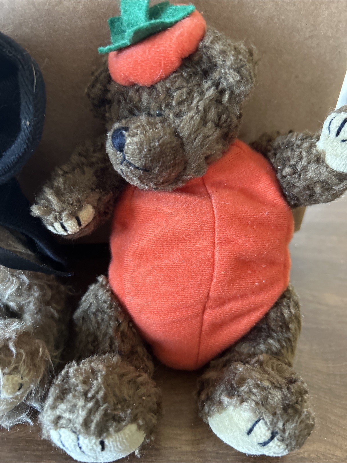 Ty Halloween Attic Treasures Peter Pumpkin and Esmeralda Witch Bears