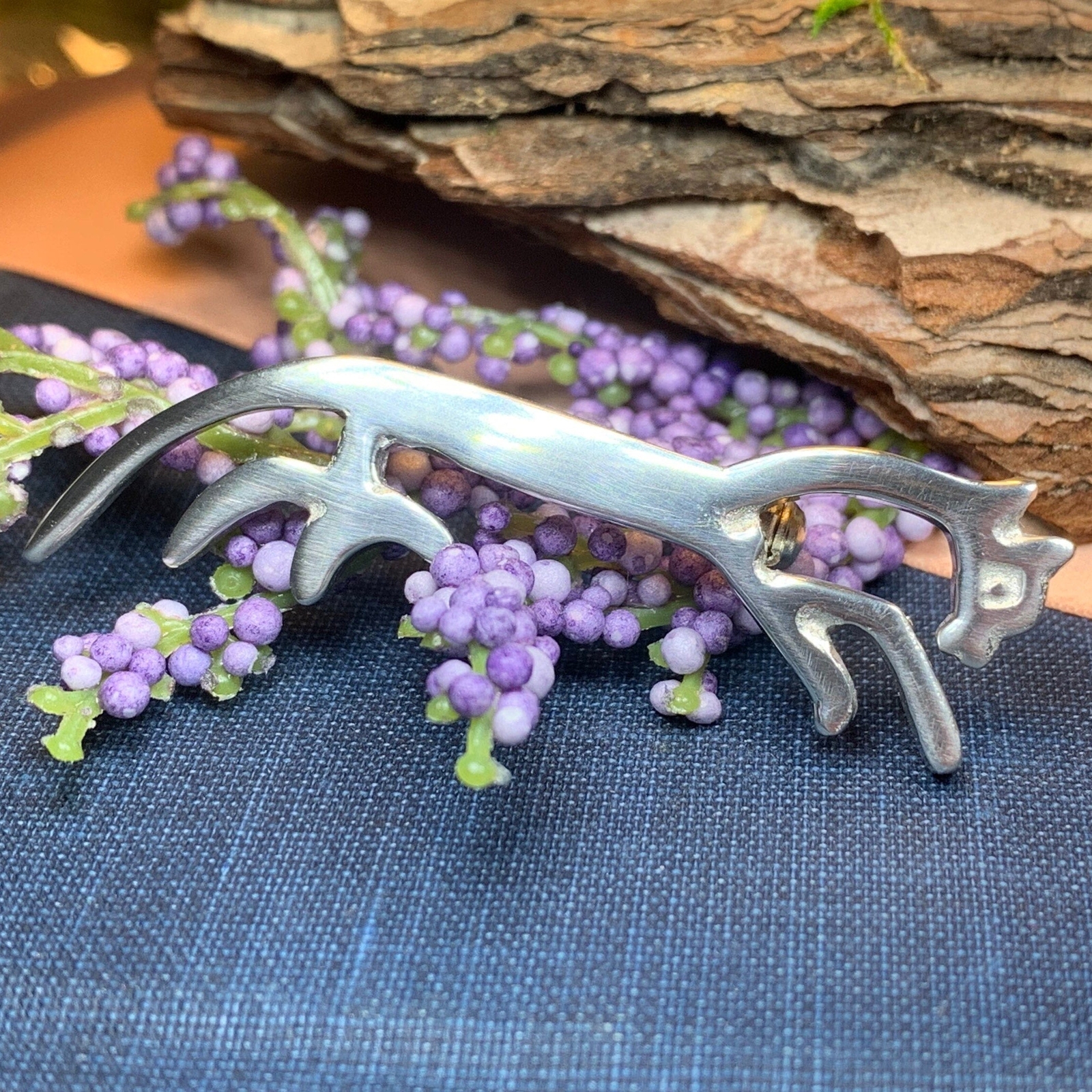 NEW PEWTER Celtic Uffington White Horse Brooch Pagan Horse Goddess Epona Pin