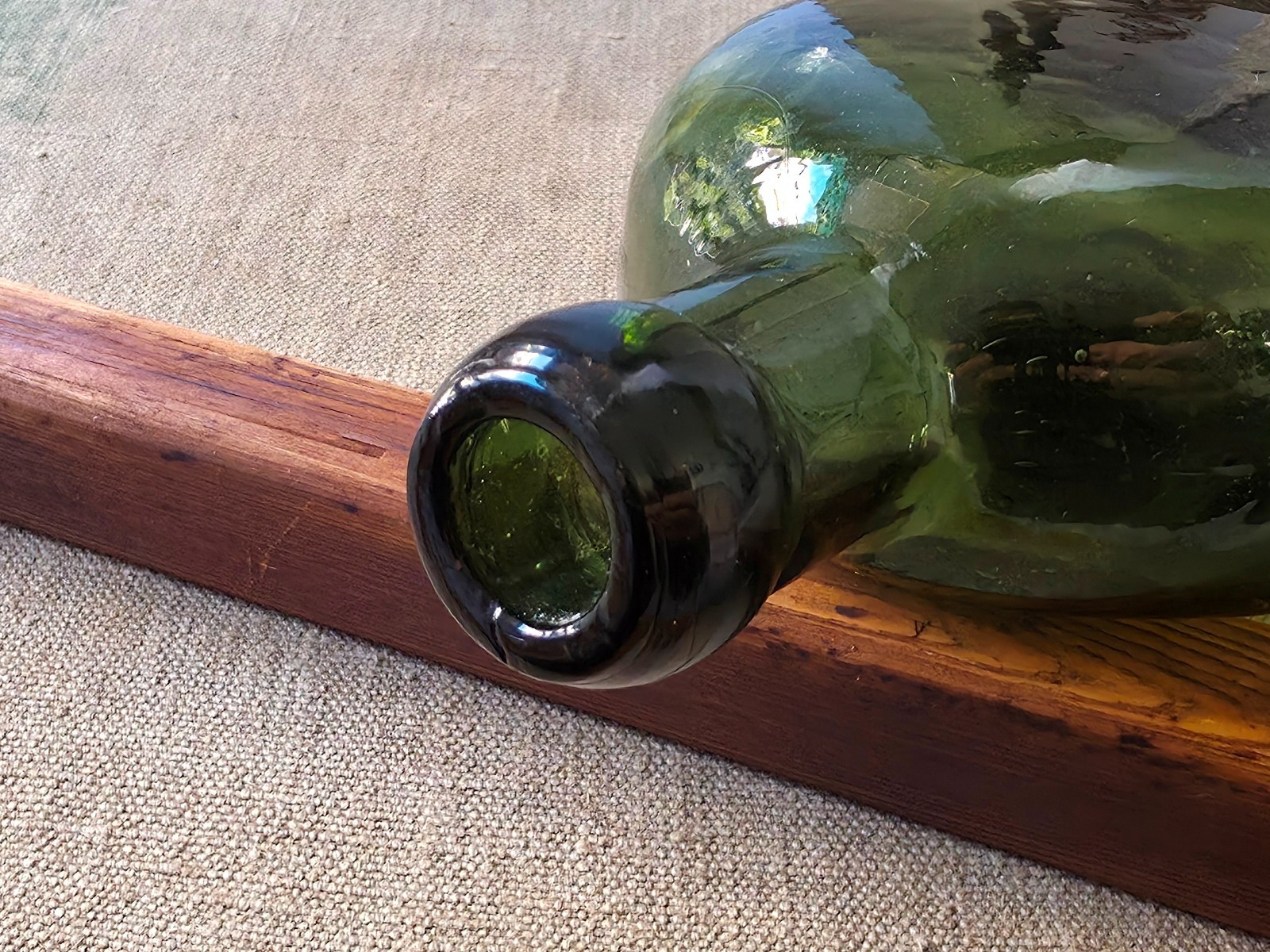 Original WWI WW1 German-Russian Battl. Relic Green Glass Flask / Canteen