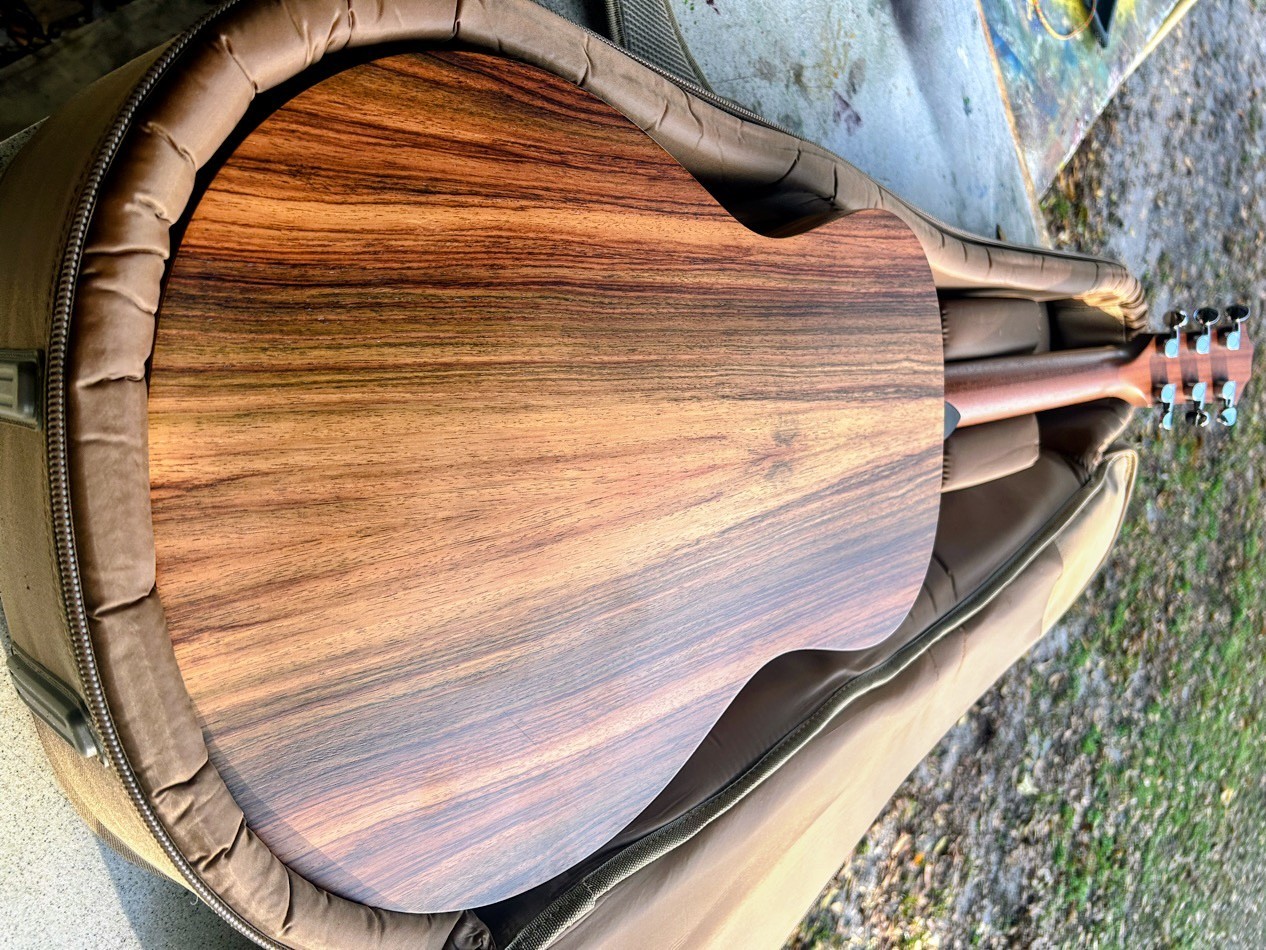 Taylor GS Mini-e Sitka Spruce-Rosewood Plus Acoustic-Electric Guitar Natural