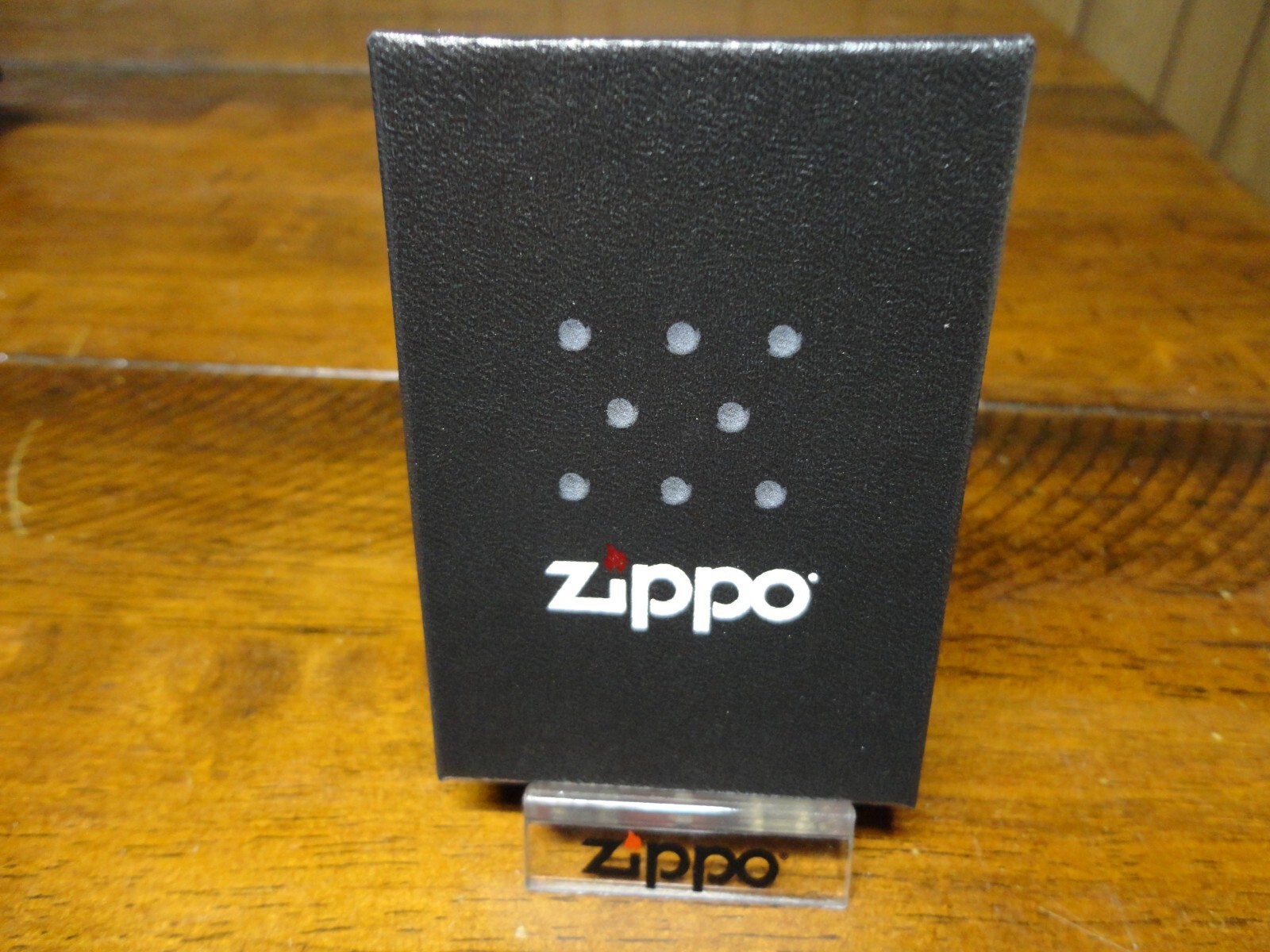 RED SHOE GIRL PINUP ZIPPO LIGHTER MINT IN BOX