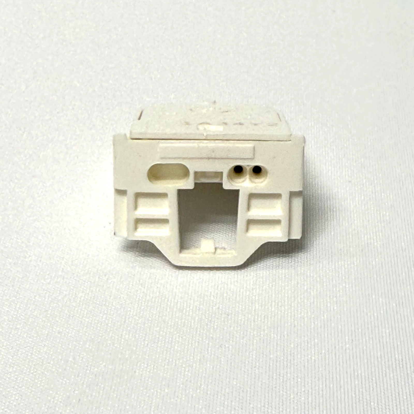 12 x Leviton 23661-SNP Shunted Lamp Holder T8/T12 LED Fluorescent Bi-Pin Socket