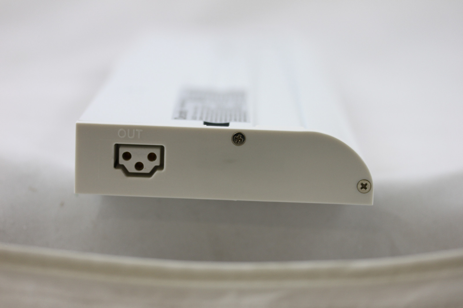 120v Under Cabinet LED 9" 14" 22" 32" Hard Wire Linkable knock outs L-6