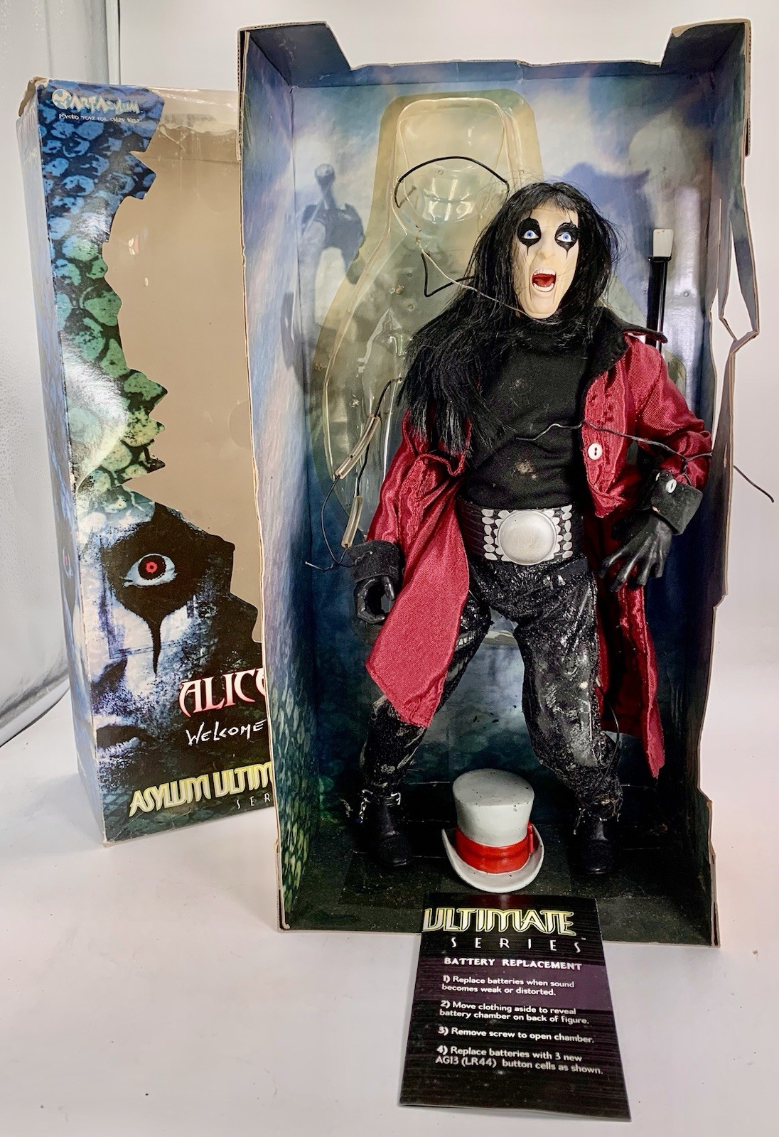 Alice Cooper Welcome To My Nightmare Art Asylum 18 Inch Singing Action Figure