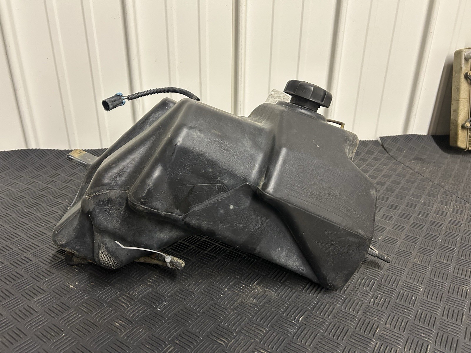 2005 Polaris Sportsman 500 HO used Gas Tank 2520403