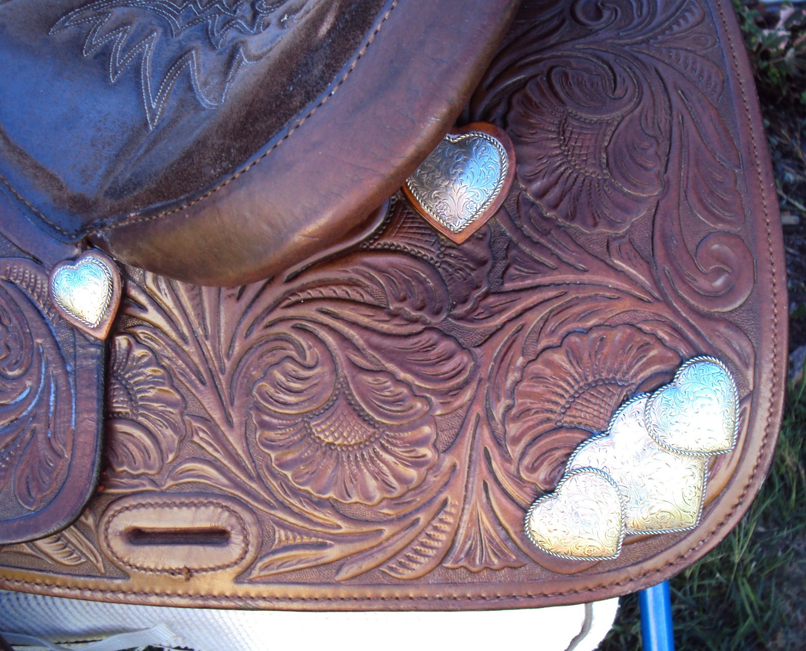 SIMCO Western Show / Parade Saddle- 15" -SILVER HEARTS- Tooled Design -STUNNING!