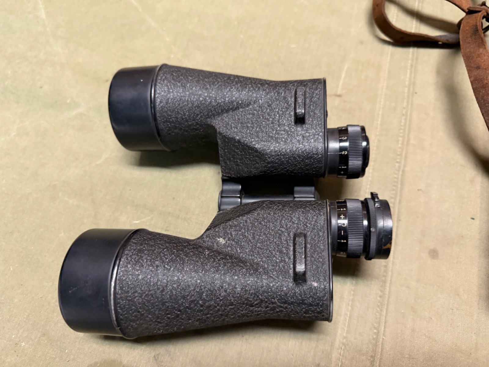 ORIGINAL WWII US NAVY USN MARK 21 7X50 BINOCULARS & CARRY STRAP