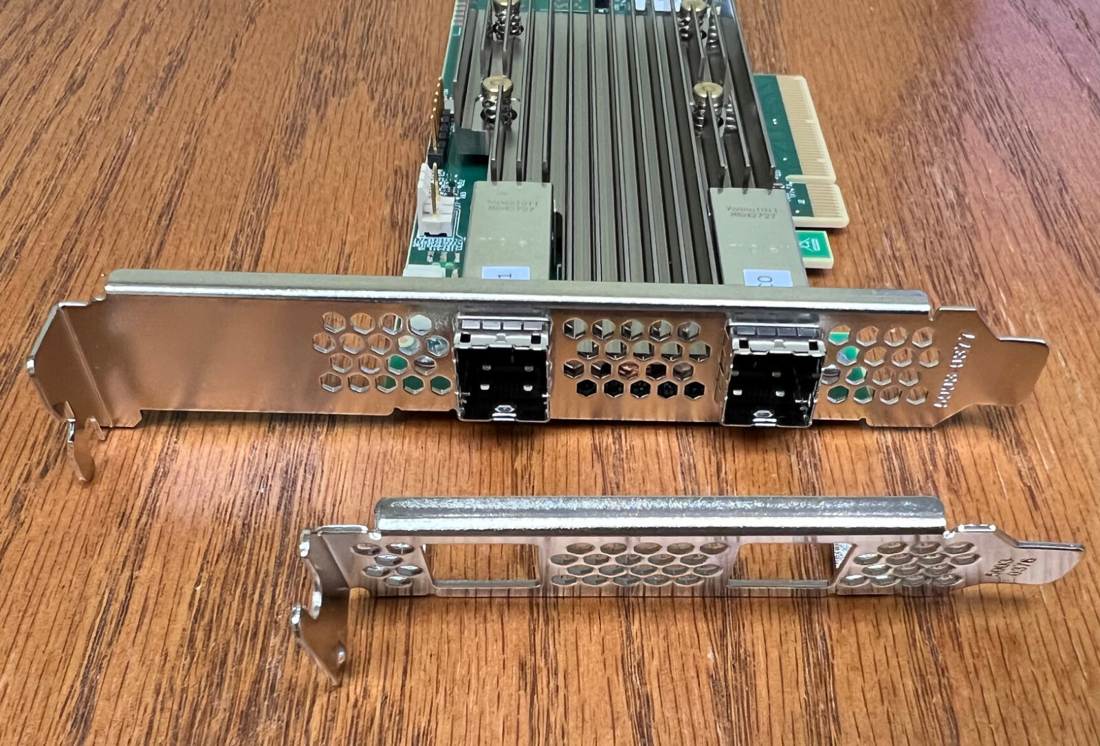 Broadcom MegaRAID 9480-8e Fujitsu PRAID EP540e SAS/SATA/NVMe RAID Controller 8i