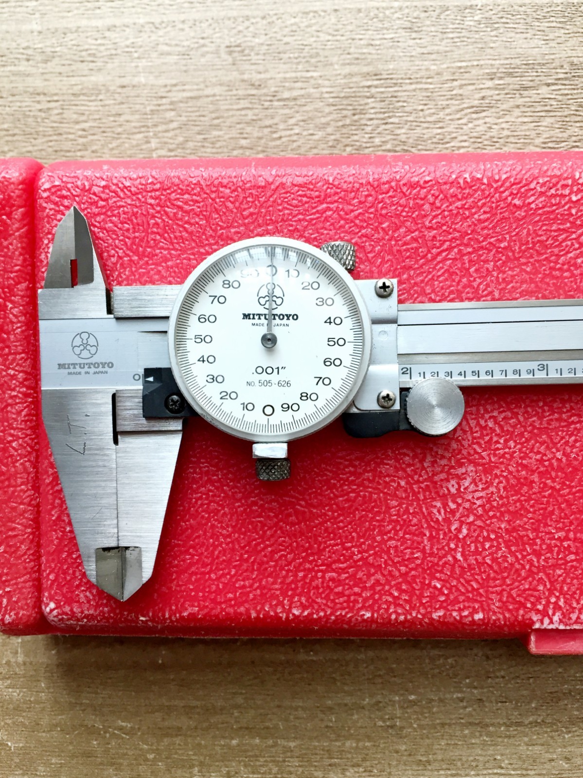 Mitutoyo Dial Caliper 6" Calibrated 505-626 .001" 6” With Case - Made In JAPAN
